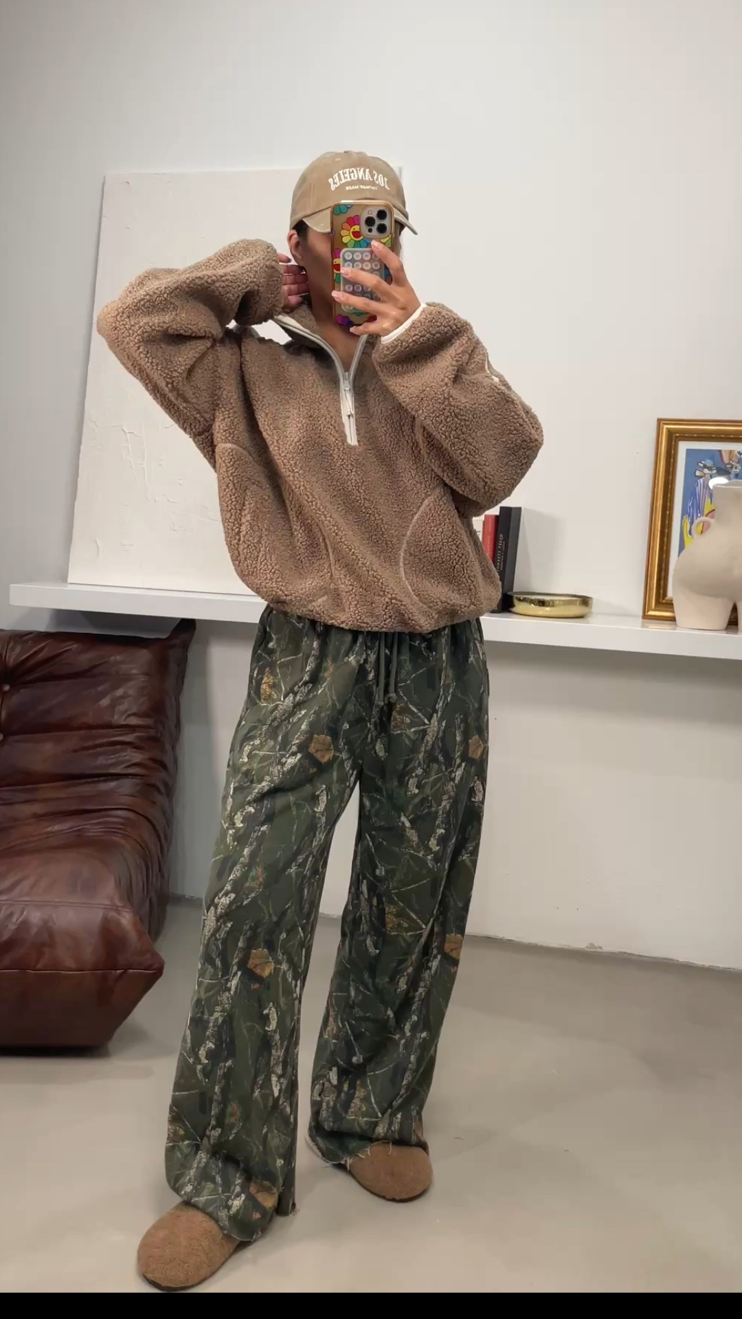 Small in fleece and medium in sweats (they were my husbands but I stole them). Sweats are very big on me, but they have a drawstring waist so I tied them nice and tight.  I also chopped a few inches off the bottom for length. 

#LTKFindsUnder50 #LTKStyleTip #LTKMens