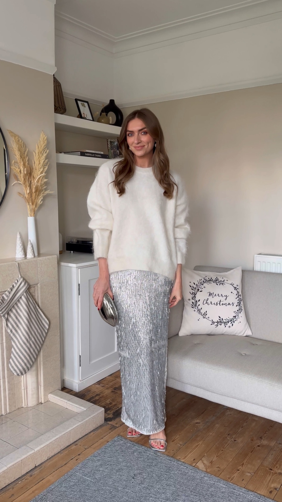 Christmas Day outfit ideas

Wearing a cream mohair jumper, mine is from Axel Arigato last year so I’ve linked similar
Karen Millen beaded silver skirt, I wear the size 6
EMILY15 for 15% off
Silver heels
Silver box bag 
& other stories silver and pearl earrings 



Evening outfit, Christmas outfit, party outfit, sequins, silver skirt, jumper, New Years eve outfit 

#LTKeurope #LTKwinter #LTKuk