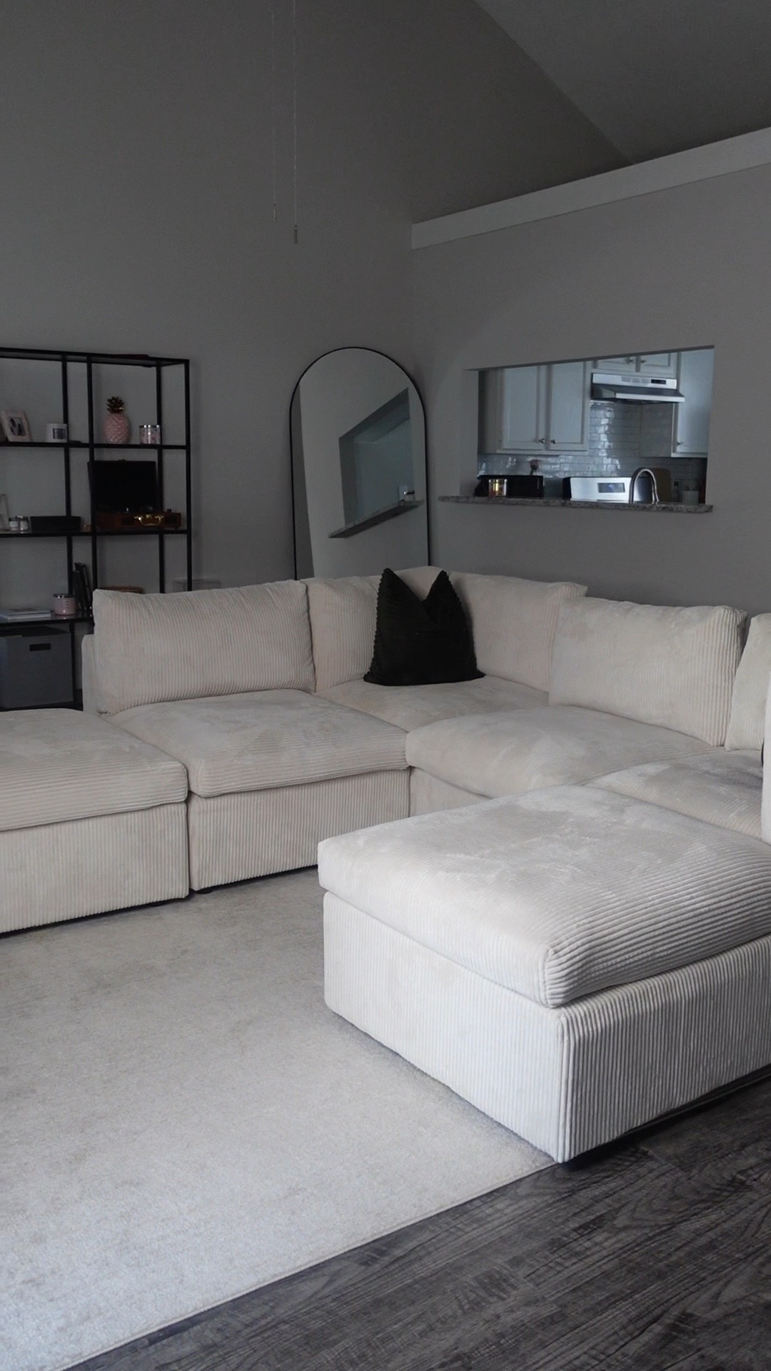 Tranforming my couch from 4 seater sofa to 3 seater with a chaise! This sectional is so affordable and you can transform it in so many ways! Also, it comes in 4 different colors! Im in love 😍 