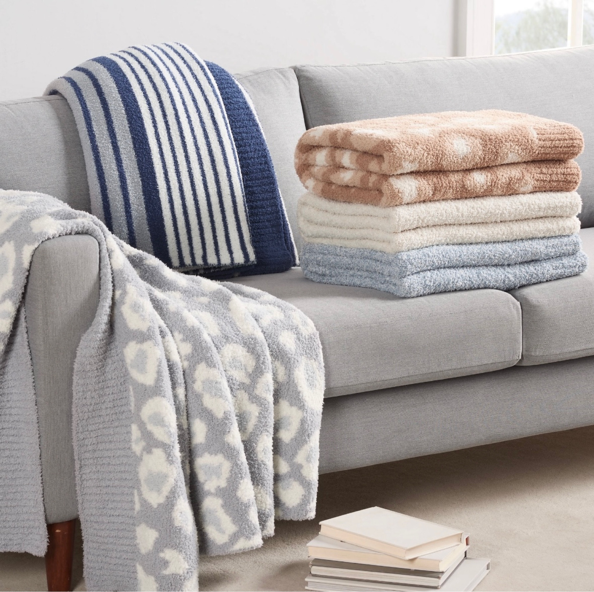 Under $25

Barefoot Dreams look and feel alike under $25. We have two and my family gives them a 10/10. These make the perfect gift. 

 Blanket : Home Decor : Cozy 

#LTKhome #LTKunder50