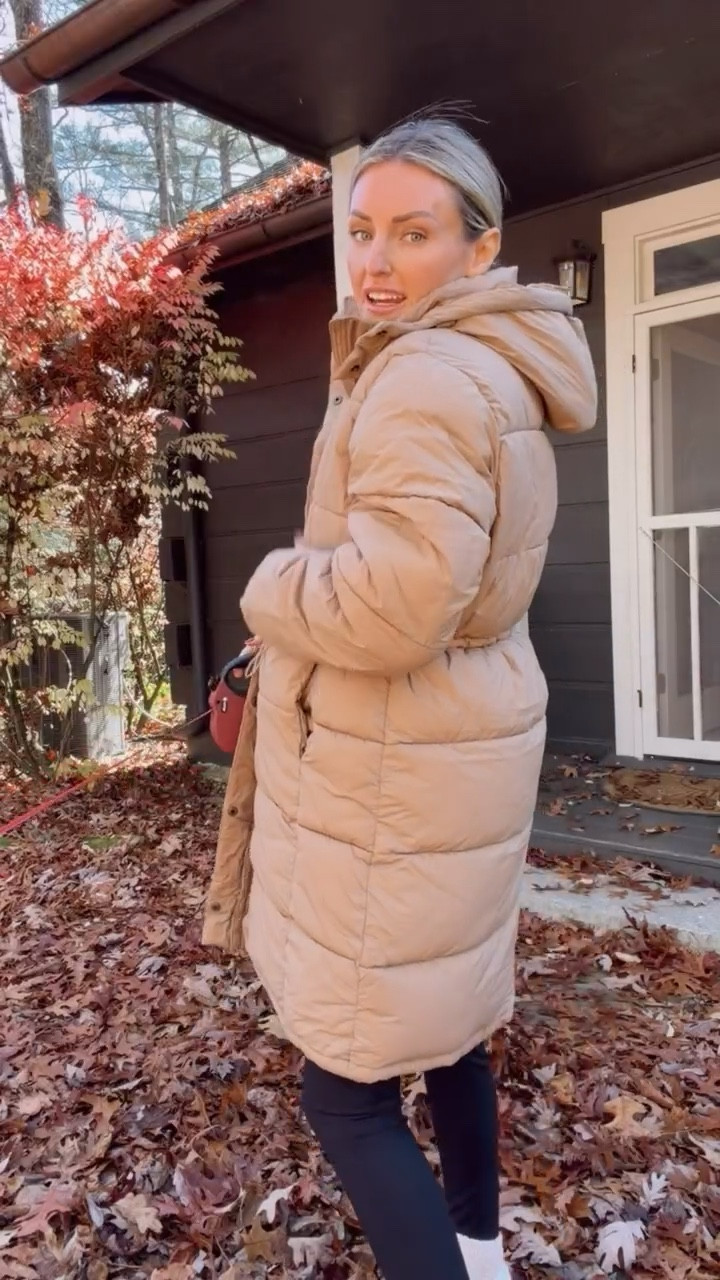 This puffer jacket is the perfect fall & winter layer! Keeps you so warm & it’s also water resistant! Wearing size small. 

Loverly Grey, puffer jacket, Old Navy

#LTKSeasonal #LTKFindsUnder100 #LTKStyleTip