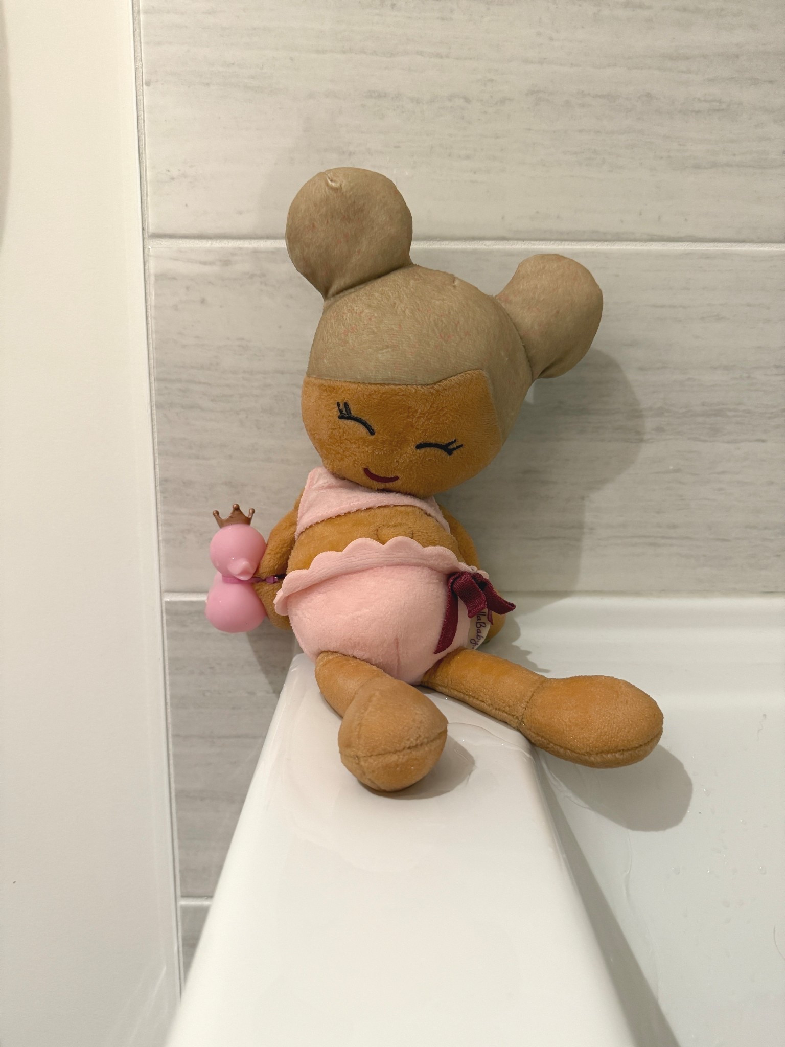 Toddler Girl Gift Idea 

Bath doll, bath toys, baby doll, toddler girl, toddler girl toys, toddler girl gifts, gift guide for toddlers, gift guide for kids 



#LTKGiftGuide #LTKKids #LTKBaby