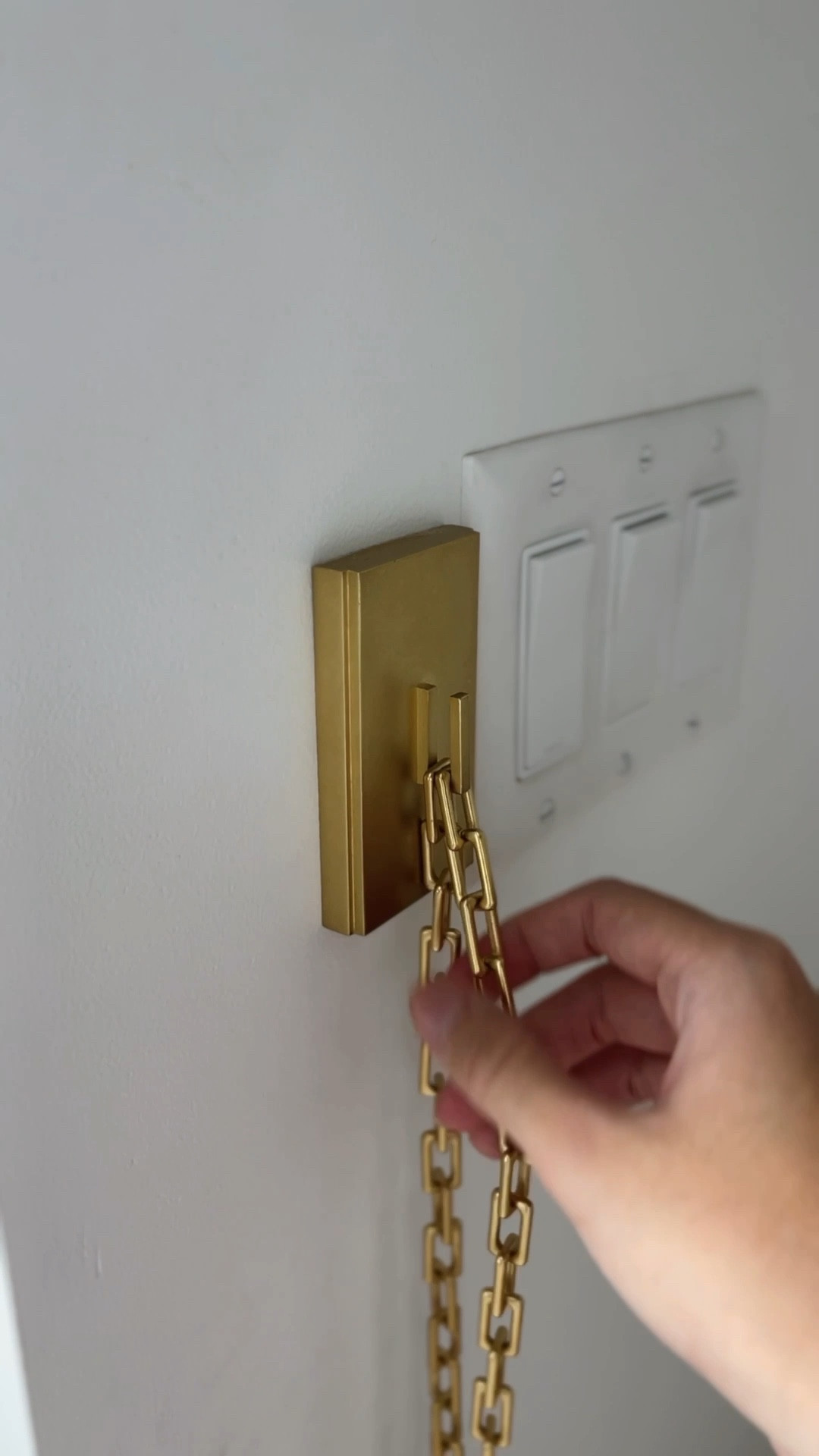 Little luxurious details! ✨🤌🏼





#home #interior #gold #curtains #kitchen #decor #hardware #amazonmusthaves #homeimprovement 

#LTKHome #LTKFindsUnder100