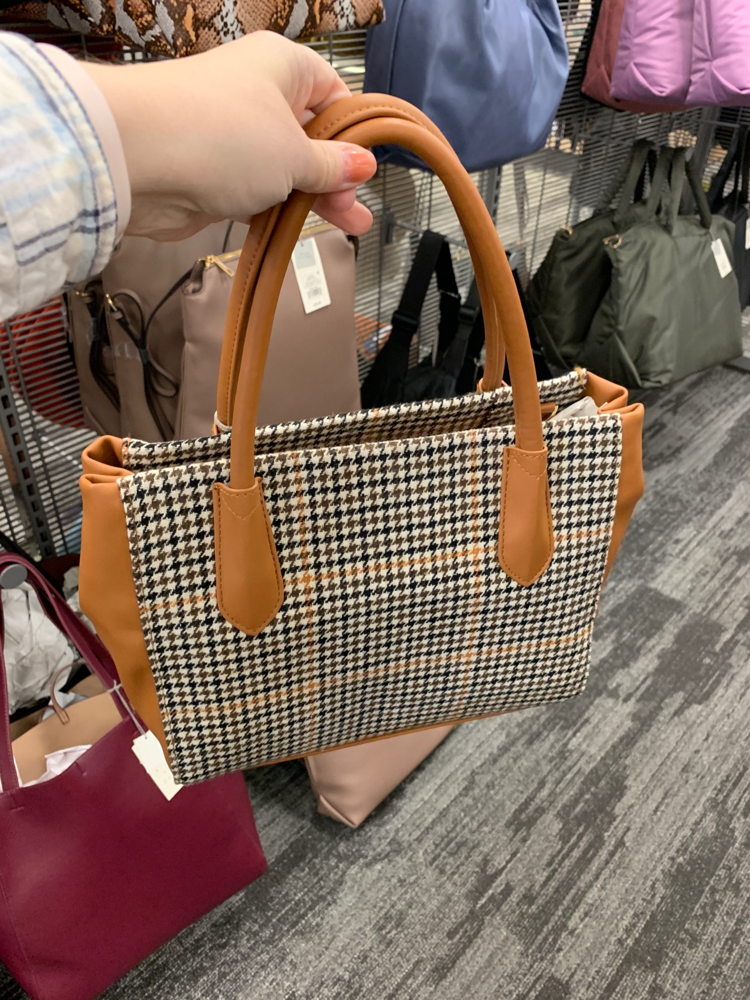 Houndstooth Faux Leather Fall Bag! So cute! The houndstooth pattern fabric is so soft! Can be worn crossbody or as a handbag. 

#bags #purse #crossbody #foryou #forher #fallpurse #fallbag #fallfashion #fallstyle #giftsforher #satchel

#LTKstyletip #LTKHoliday #LTKitbag
