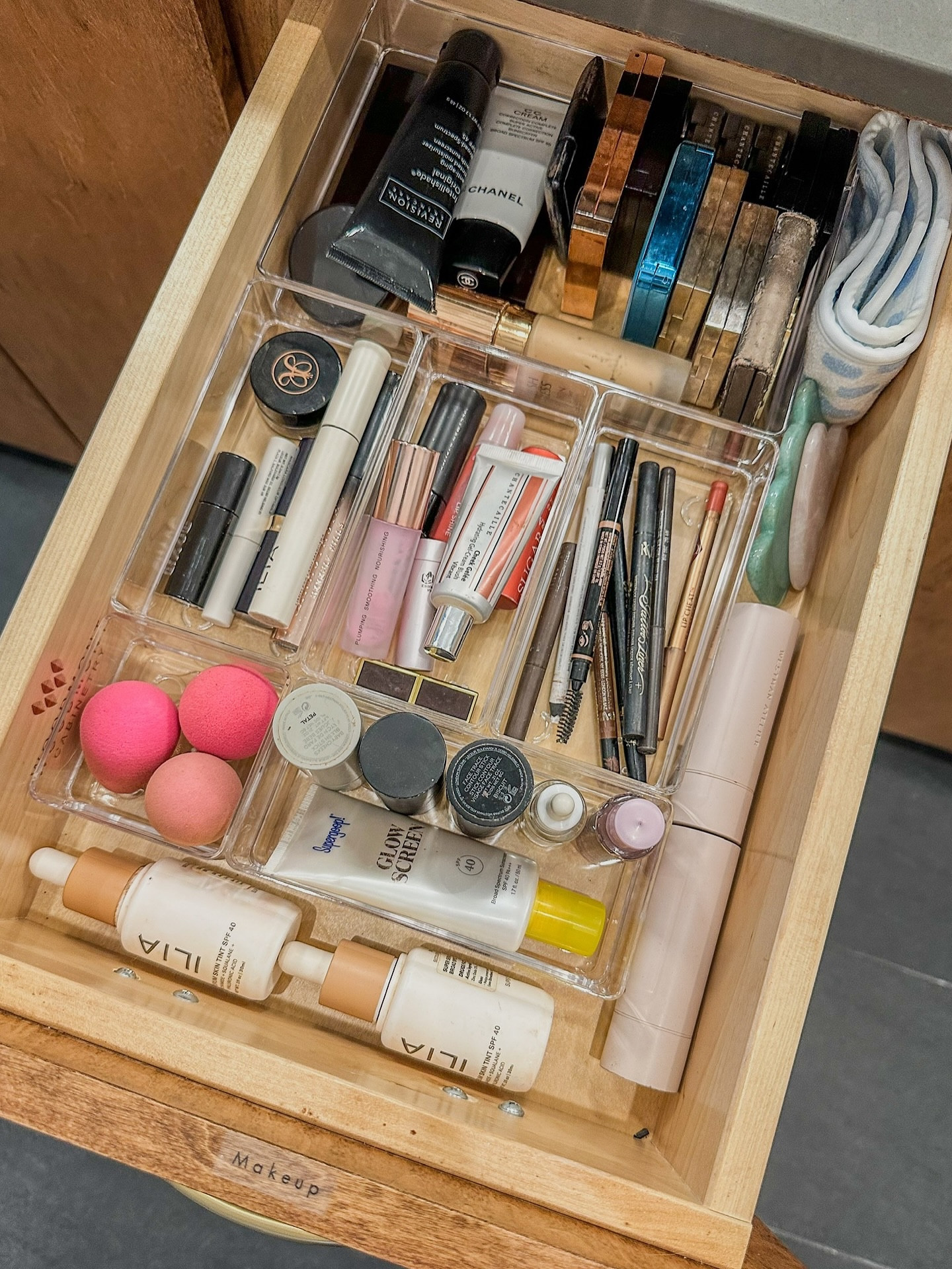 Making space for two isn’t always easy, but the right organization makes it effortless. ✨

This bathroom transformation turned a once-solo space into a shared sanctuary, complete with smart storage solutions, personalized zones for each partner, and intentional organization that balances style, function, and calm. 

If you were designing your dream bathroom, what’s your #1 must have?? 💭