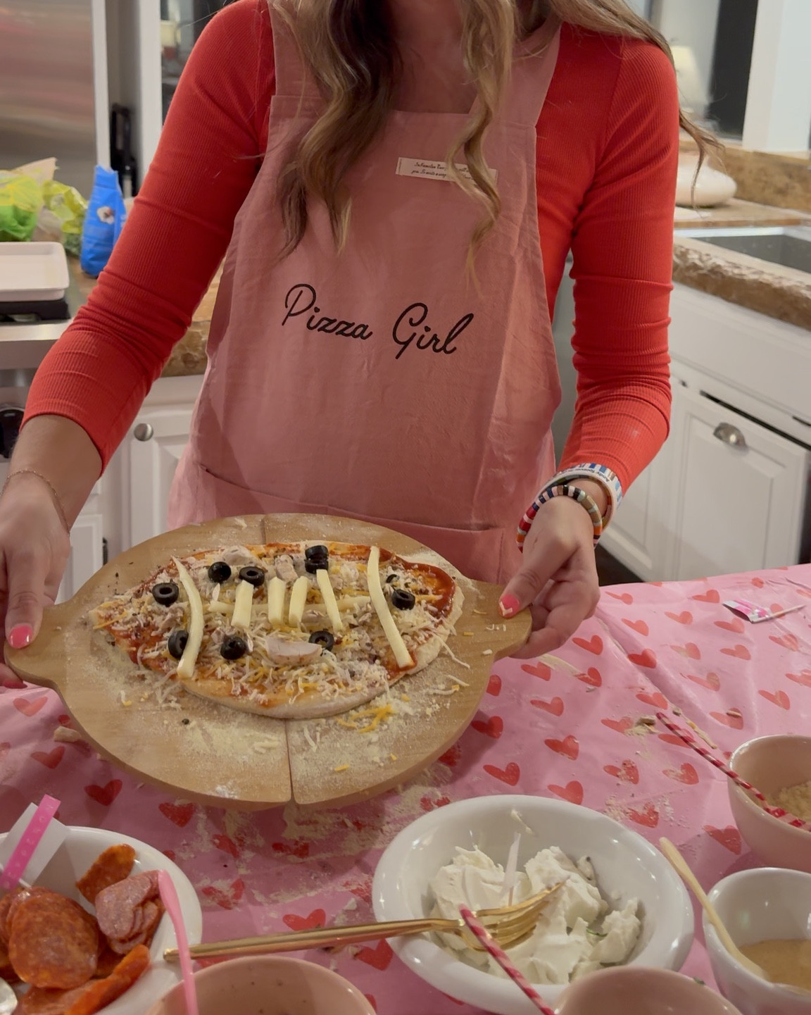 ✨ “Hosted the Super Bowl… but really turned it into a pizza party 🍕❤️🏈 Made heart-shaped + football-shaped pizzas with the Pizza Girl oven in under 5 minutes — best game day decision ever!” ✨

#SuperBowlParty #PizzaParty #PizzaGirlOven #GameDayEats #HostingAtHome

#LTKValentine #LTKHome #LTKSeasonal