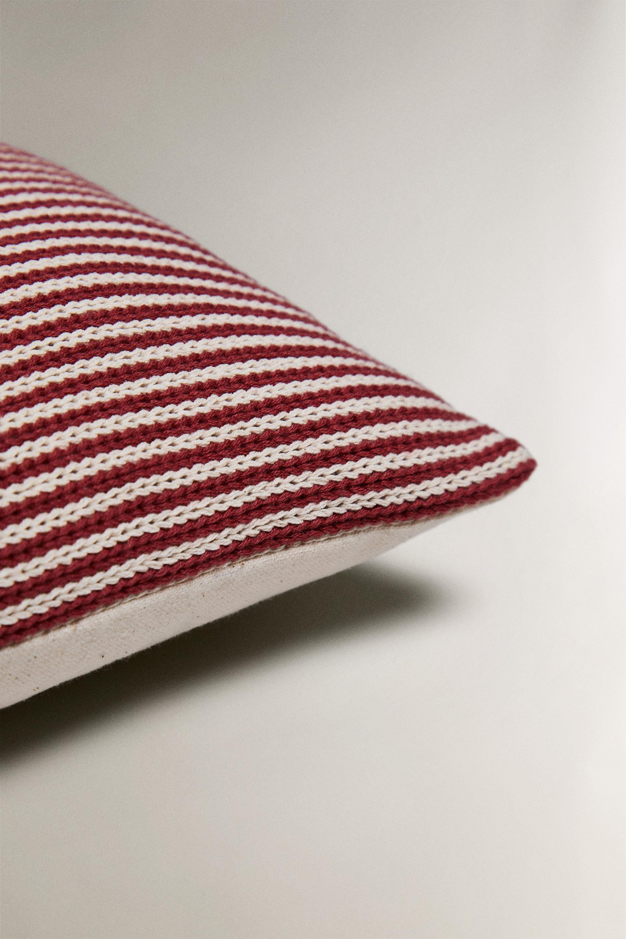 CUSCINO INFANTILE RICAMATO LETTERA C | Zara IT