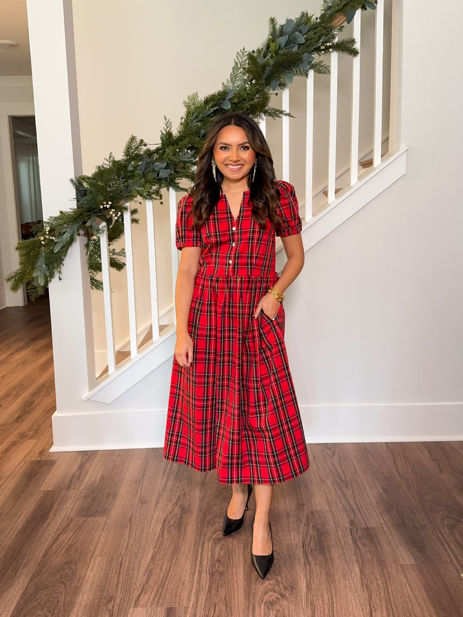 Red tartan midi dress size 00 TTS 
Black heels size 5 TTS 

Holiday Outfits 
Holiday style 
Christmas style 
Christmas outfits 
Petite fashion 

Honey Sweet Petite
Honeysweetpetite 


#LTKHoliday #LTKSaleAlert #LTKCyberWeek