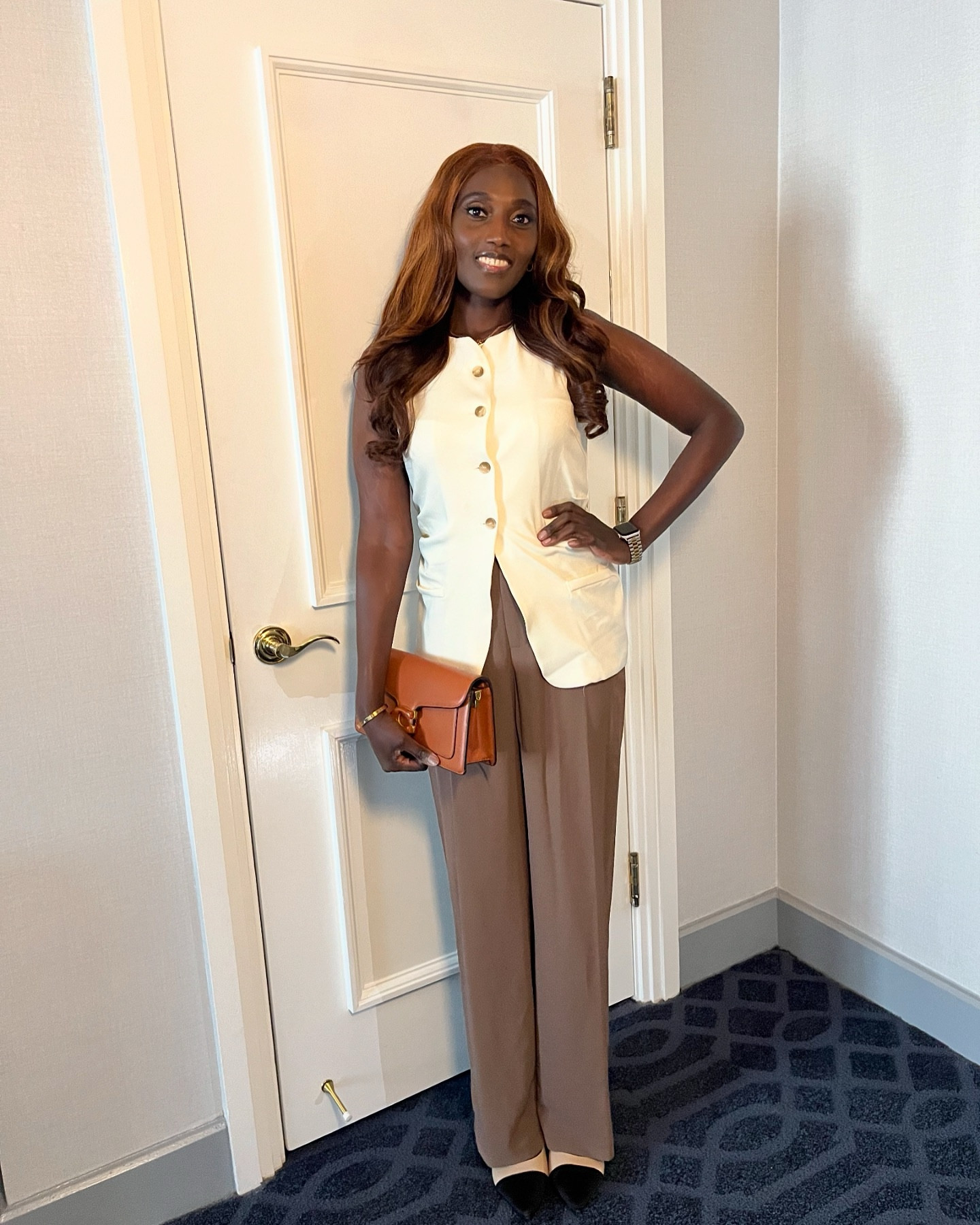 It's all in the details✨ Neutral lover.


#SuitStyle #Classy #FashionForward #WoMensStyleGuide