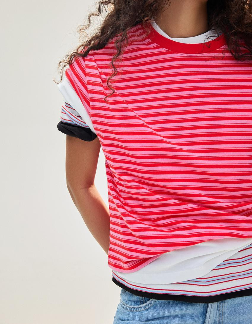 Gestreiftes Boxy-Fit T-Shirt - T-shirts - Damen | Bershka DE