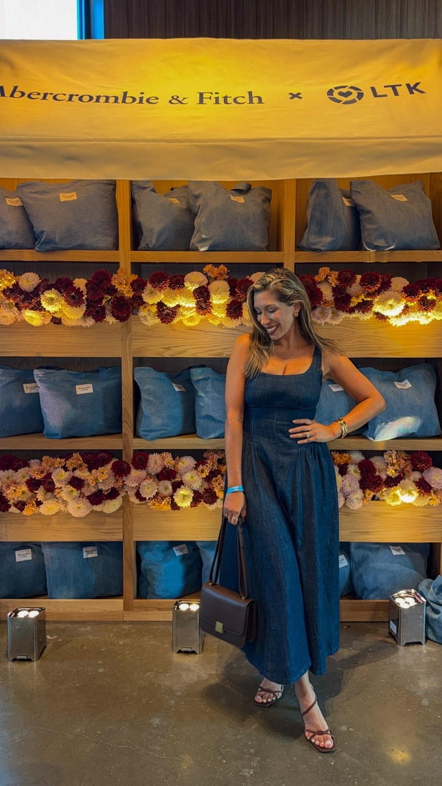 The perfect denim dress for transitioning into fall. 🤎 

Wore this @abercrombie  beauty to LTKCon and received so many compliments! 10/10 recommend 🙌😍

#LTKootd #LTKSaleAlert