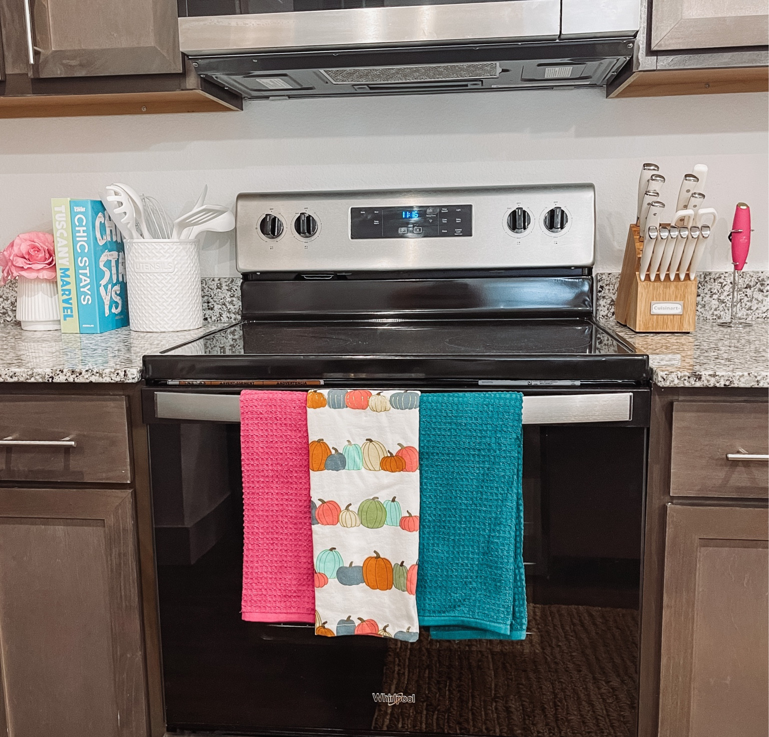 Love pops of color in my kitchen 🤍

#LTKhome