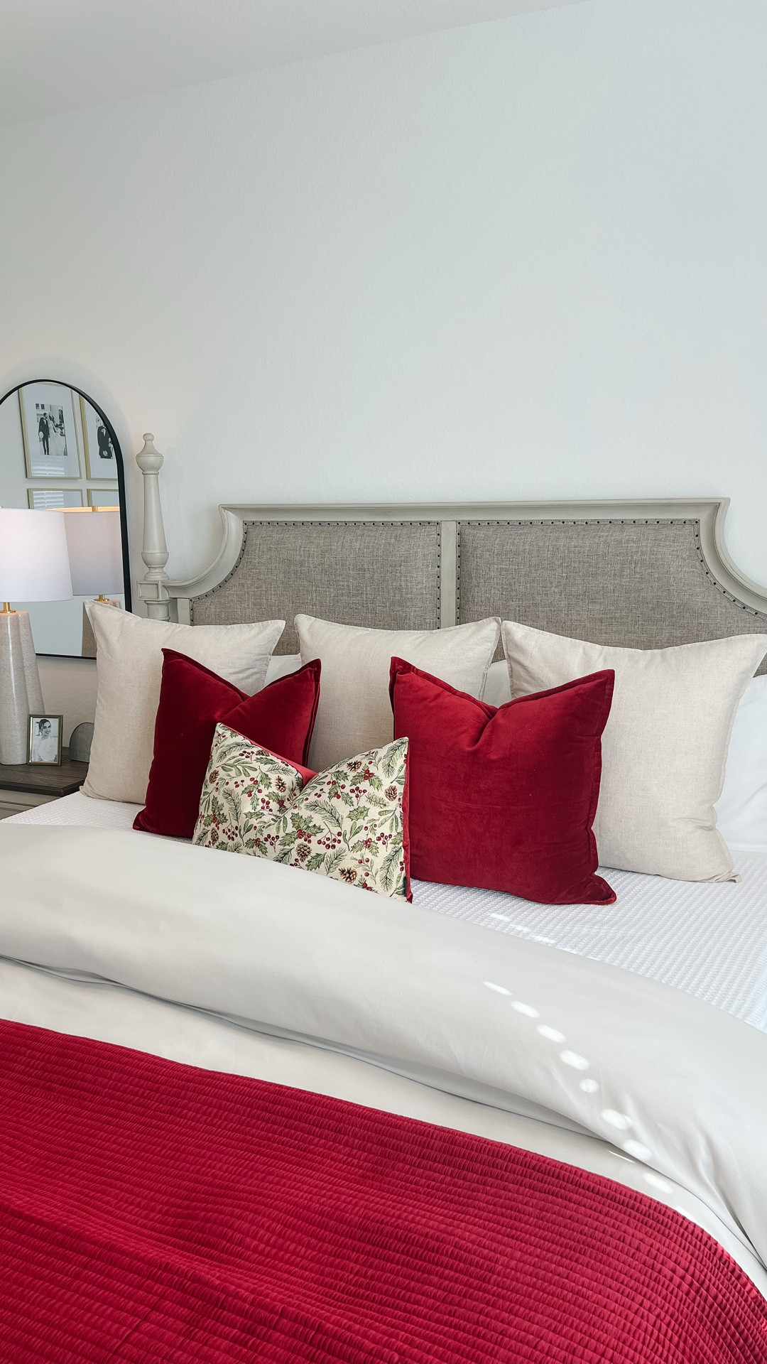 Christmas bedding refresh! ❤️🎄

#LTKHome #LTKHoliday #LTKSeasonal