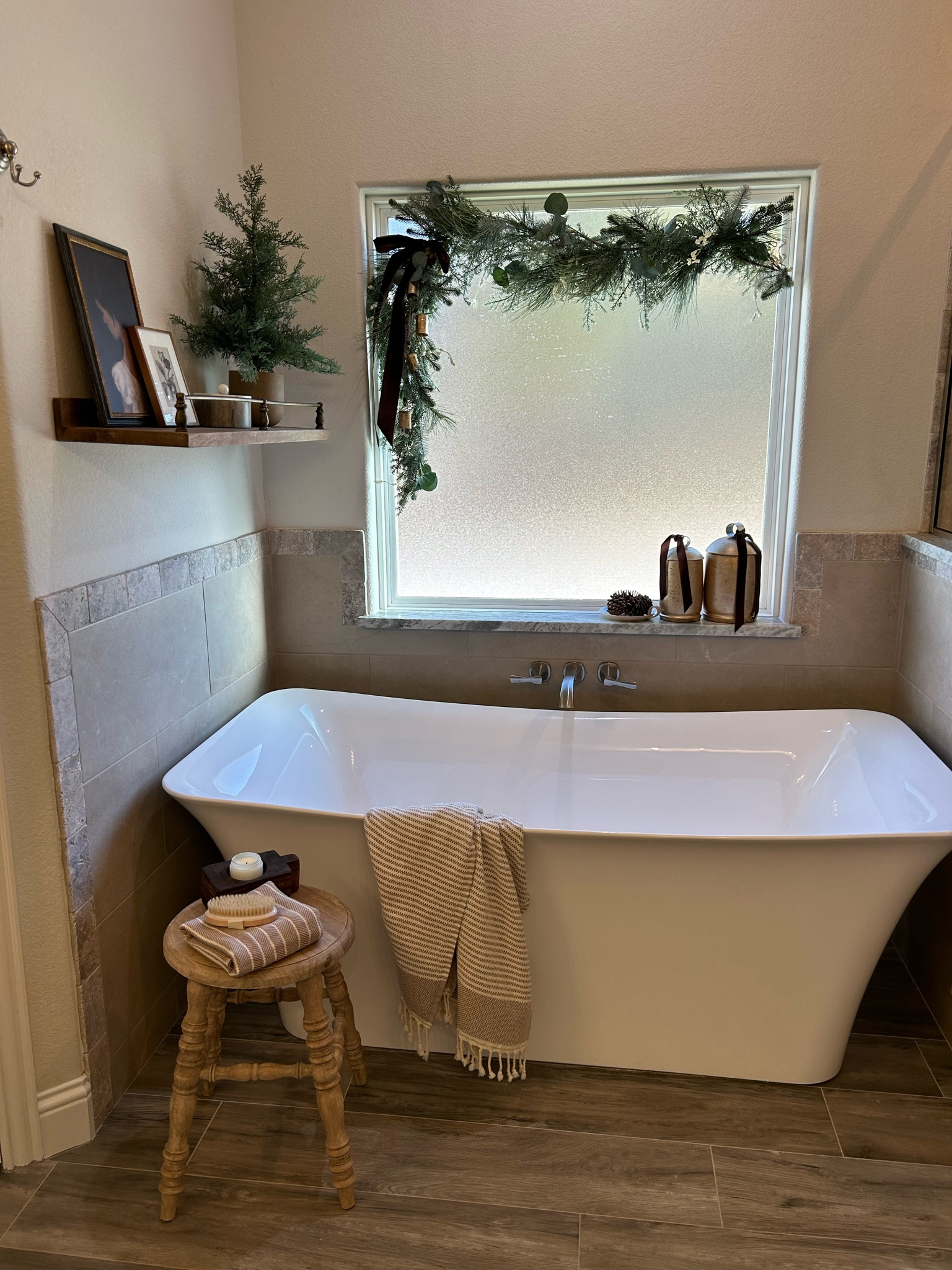 Christmas Bathroom 
Amazon must have suction cup wreath/garland holder 

#LTKHome #LTKStyleTip #LTKHoliday