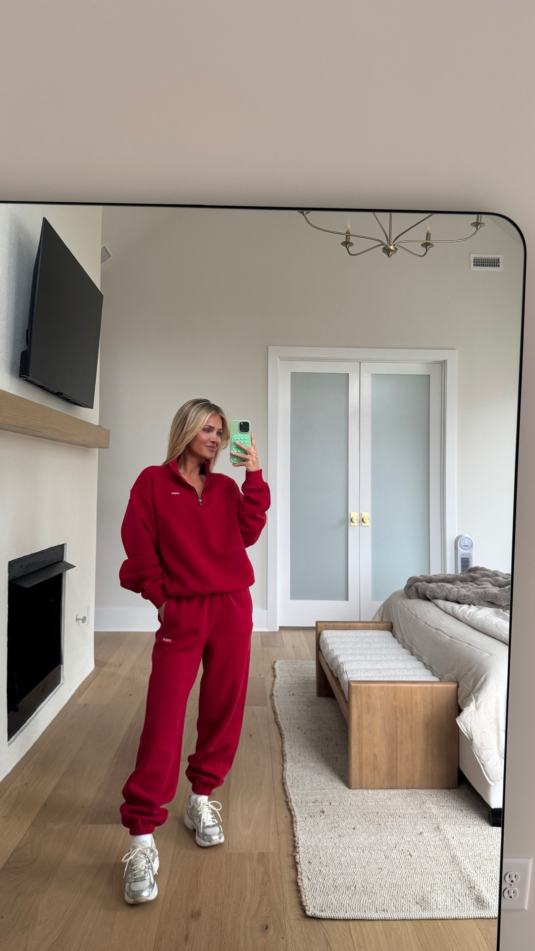 In the Christmas spirit with this set! 

Wearing size small. Code SAMC



#LTKFindsUnder100 #LTKActive #LTKGiftGuide