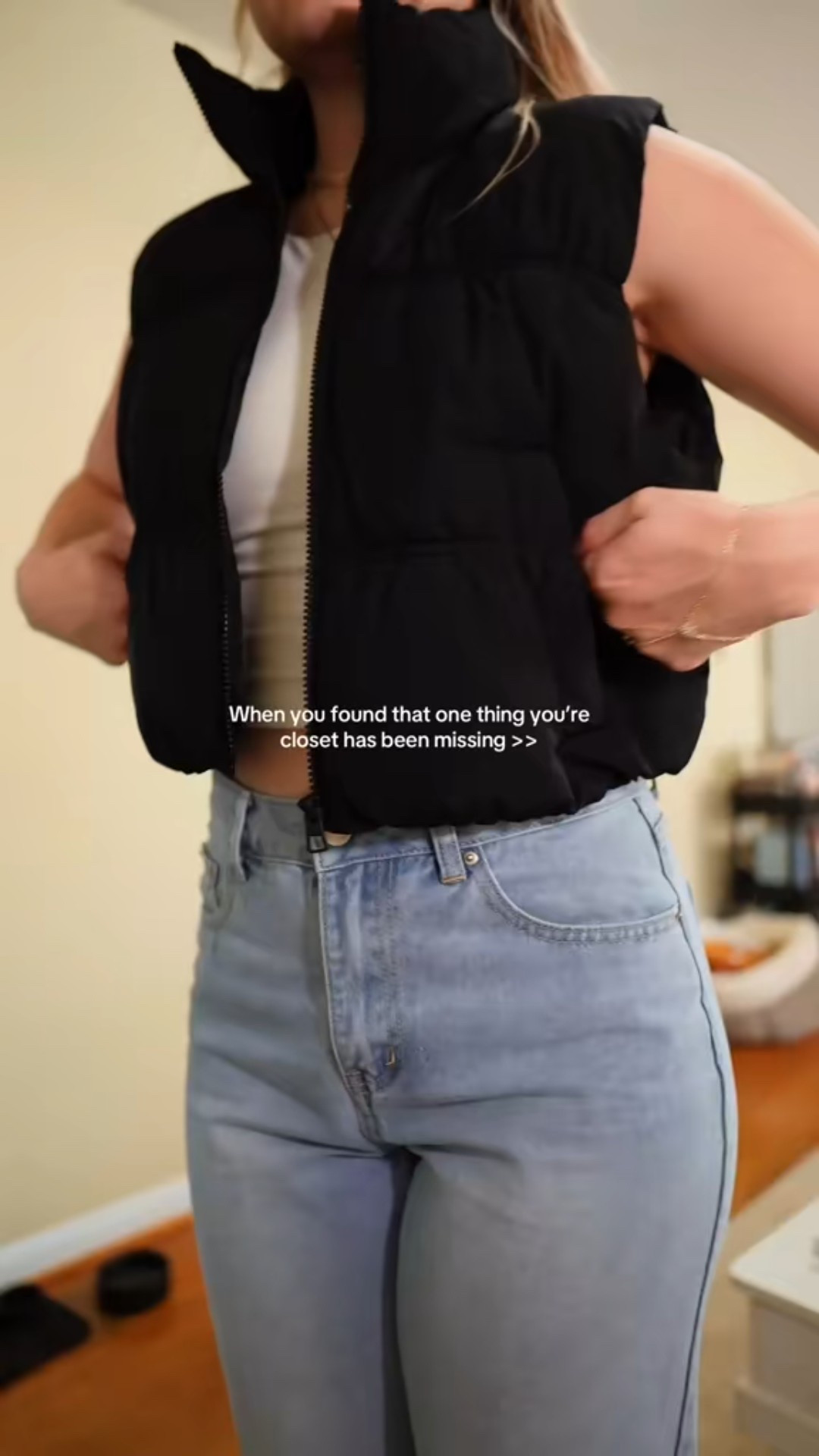 This cropped puffer vest is the perfect layering piece 🤍 Lightweight but warm, super flattering, and easy to style with sweaters, long sleeves, and athleisure. Such a good staple for fall and winter outfits. Linking it on LTK!

#croppedpuffervest #ltkfashion #fallwinterlayers #neutralstyle #wardrobebasics

#LTKootd #LTKPetite #LTKSeasonal