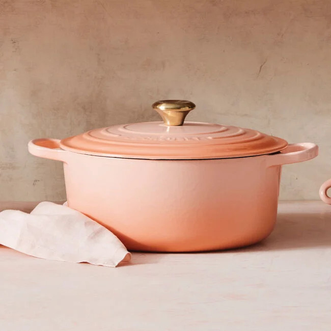 Signature Round Dutch Oven | Le Creuset
