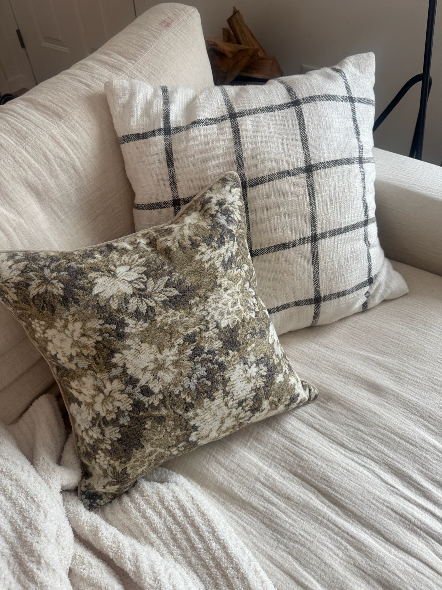 Found this pretty pillow cover on Amazon! 

#LTKHome