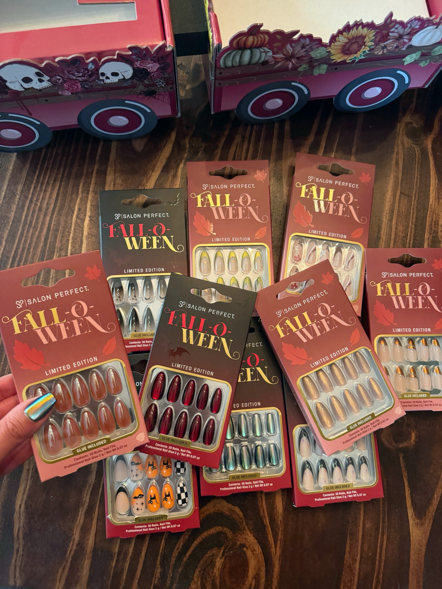 FALL-O-WEEN collection from Salon Perfect✨ 
Hands down my favorite press on nails at the drugstore! 



#walmartbeauty #salonperfect #nails #pressonnails

#LTKHalloween #LTKSeasonal #LTKFallSale