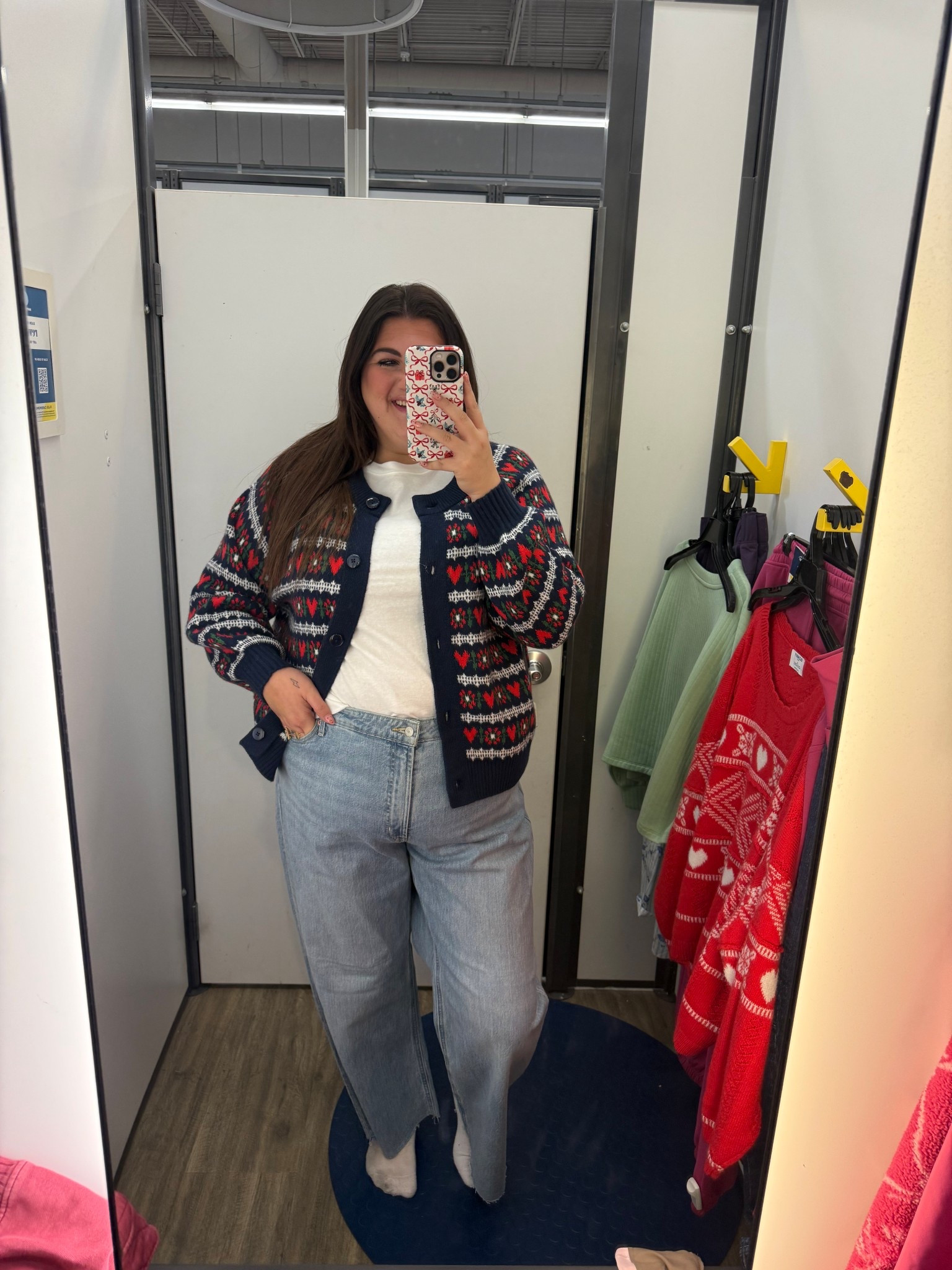 2x cardigan 
Xxl long sleeve 
22 jeans 