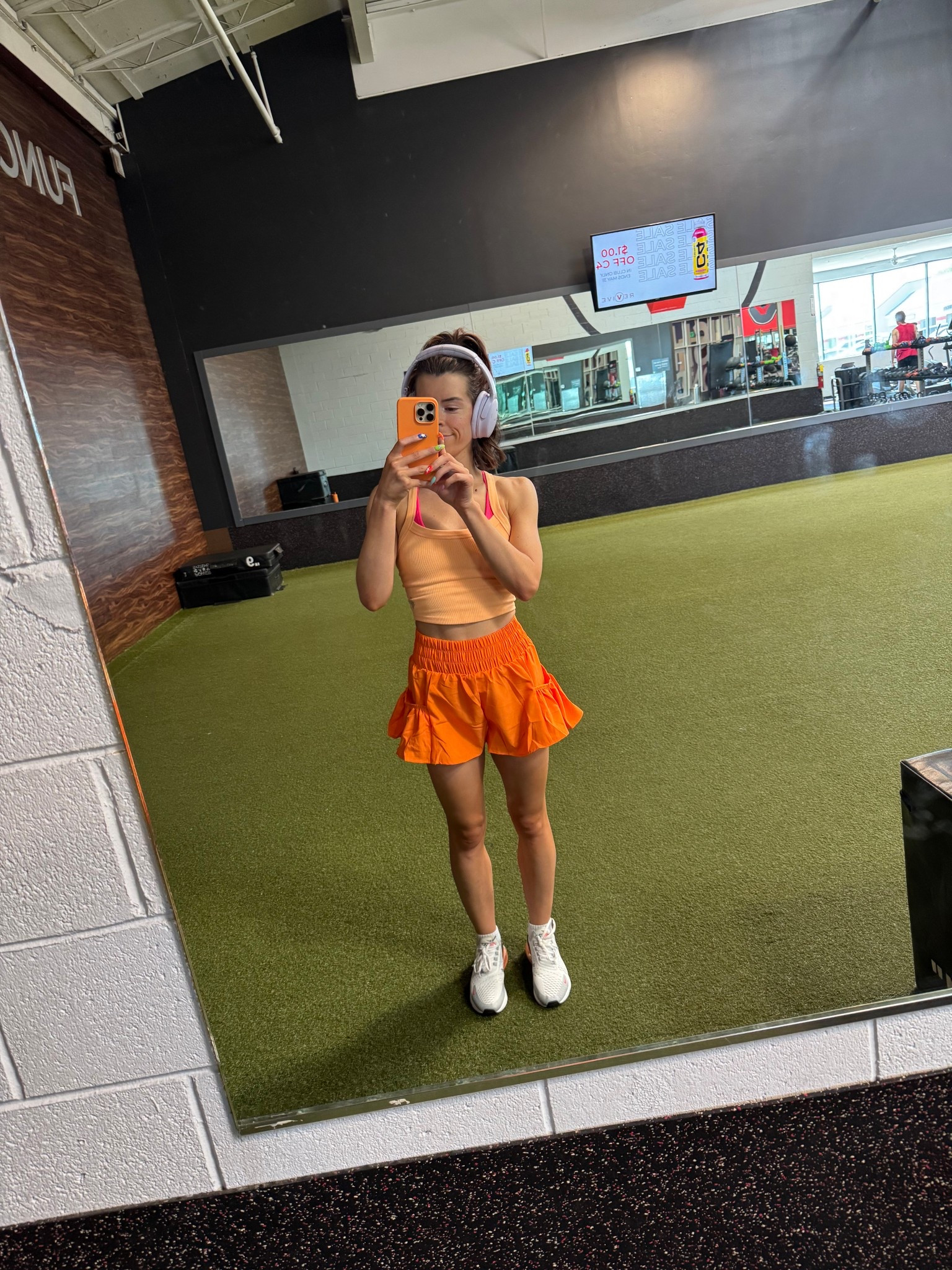 FP shorts dupe?? Say less! 🧡🧡🧡
Top: XS/S
Shorts: XS

#LTKSummerEdit #LTKFindsUnder50 #LTKActive