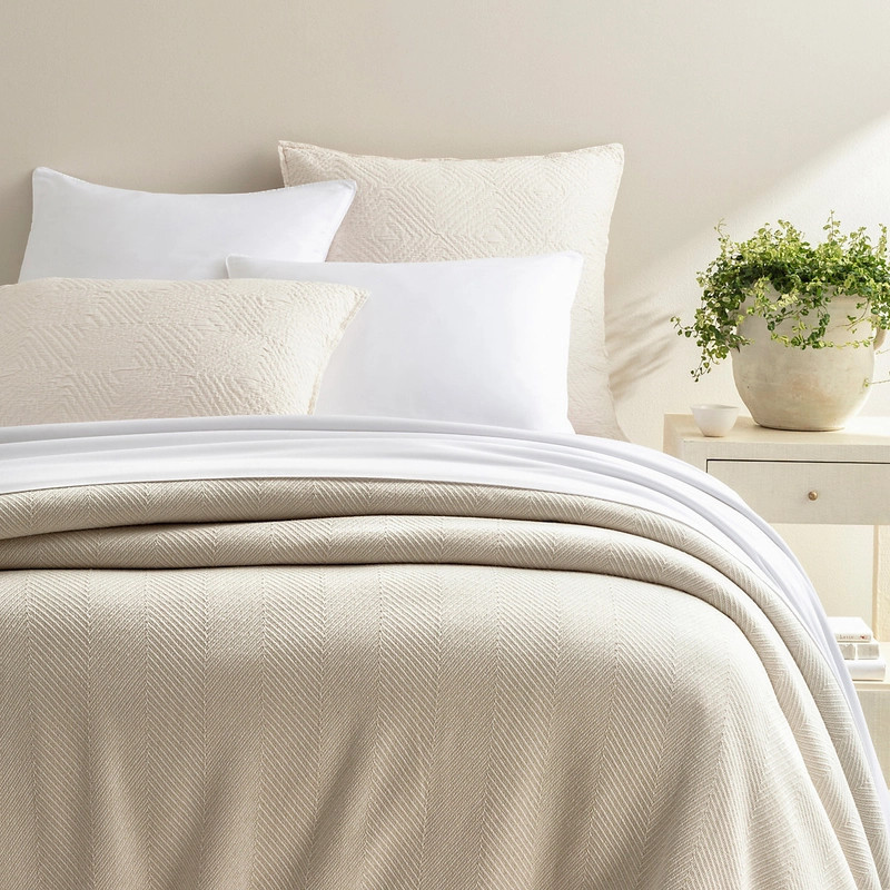 Herringbone White/Ivory Blanket | Annie Selke