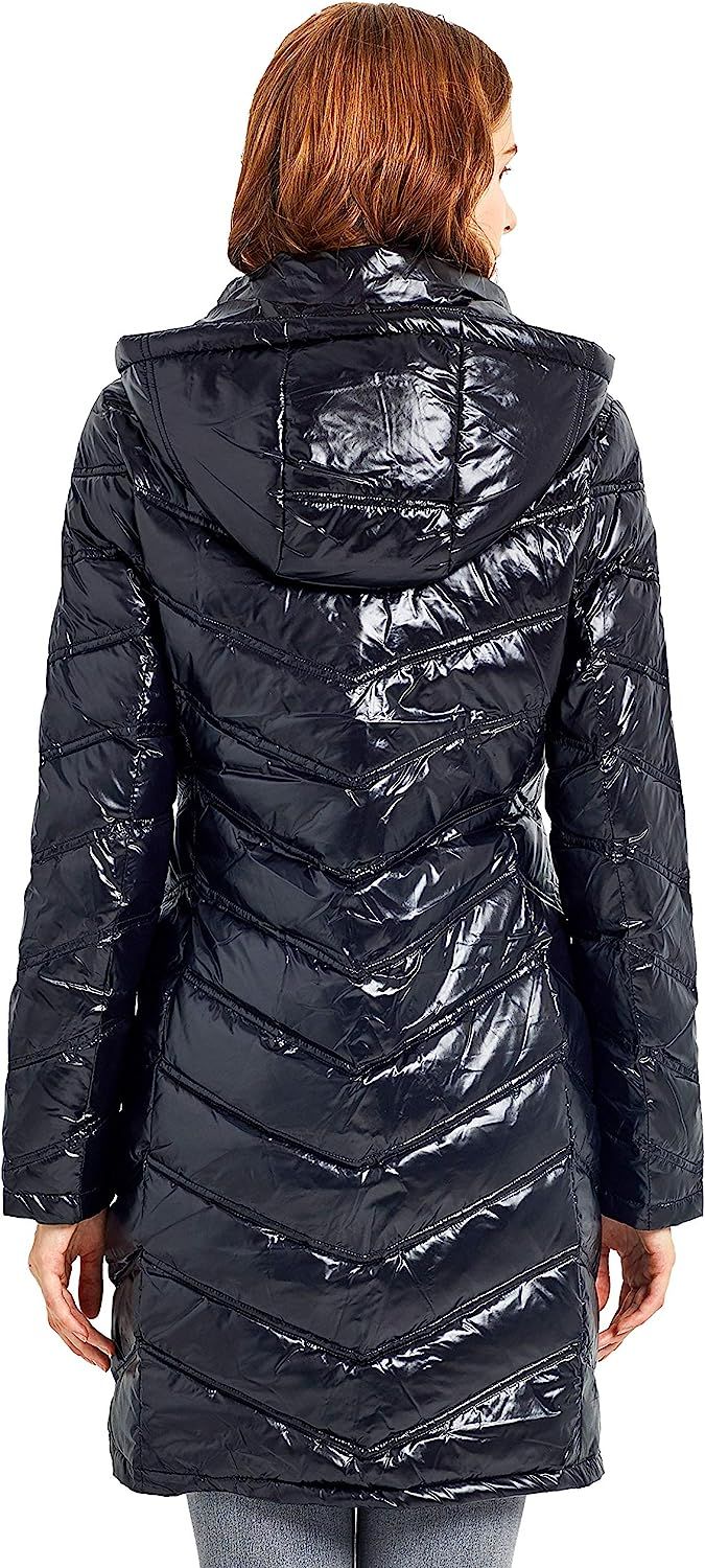 Orolay Women's Packable Down Jacket Light Winter Coat Contrast Hooded Puffer Jacket | Amazon (US)