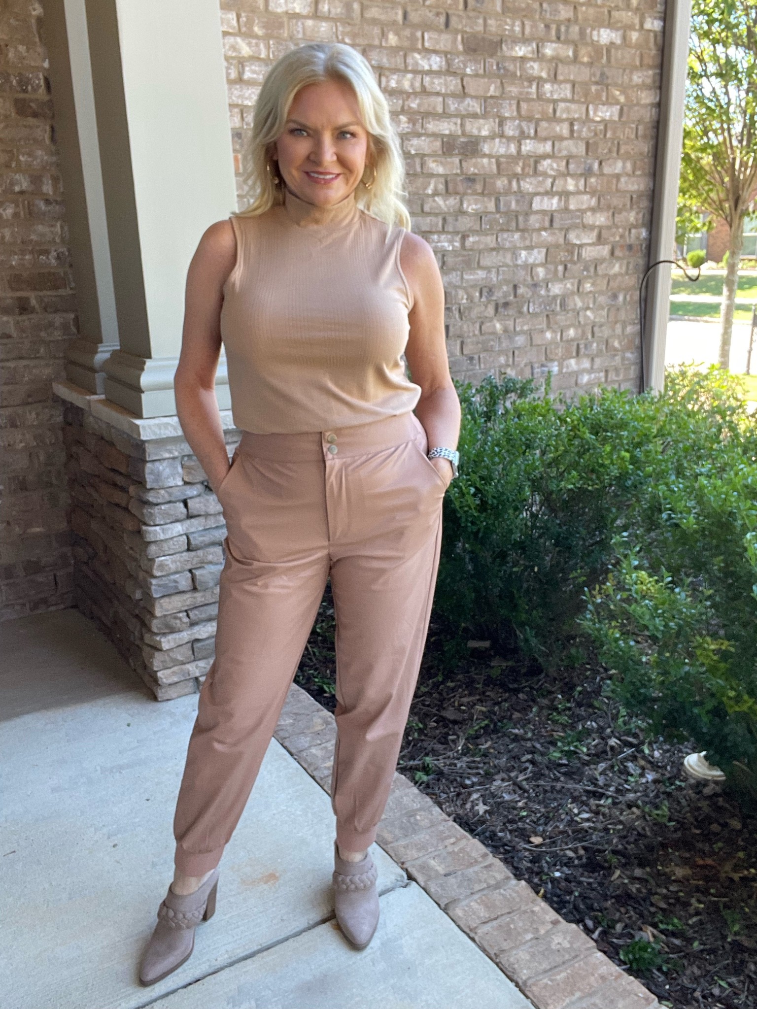 Loving this monochromatic take on the faux leather trend! Shoes are a designer dupe from #Target & under $40!
#target
#targetstyle
@target
#targetshoes
#walmart
@walmart
#walmartfashion
#walmartclothing
#affordablefashion #affordablestyle
#fauxleather
#falloutfit
#fall2022
#outfitidea

#LTKSeasonal #LTKunder50 #LTKshoecrush