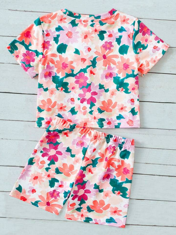 SHEIN Kids SUNSHNE Young Girl Printed Floral Pattern Short Sleeve T-Shirt And Shorts Two-Piece Se... | SHEIN