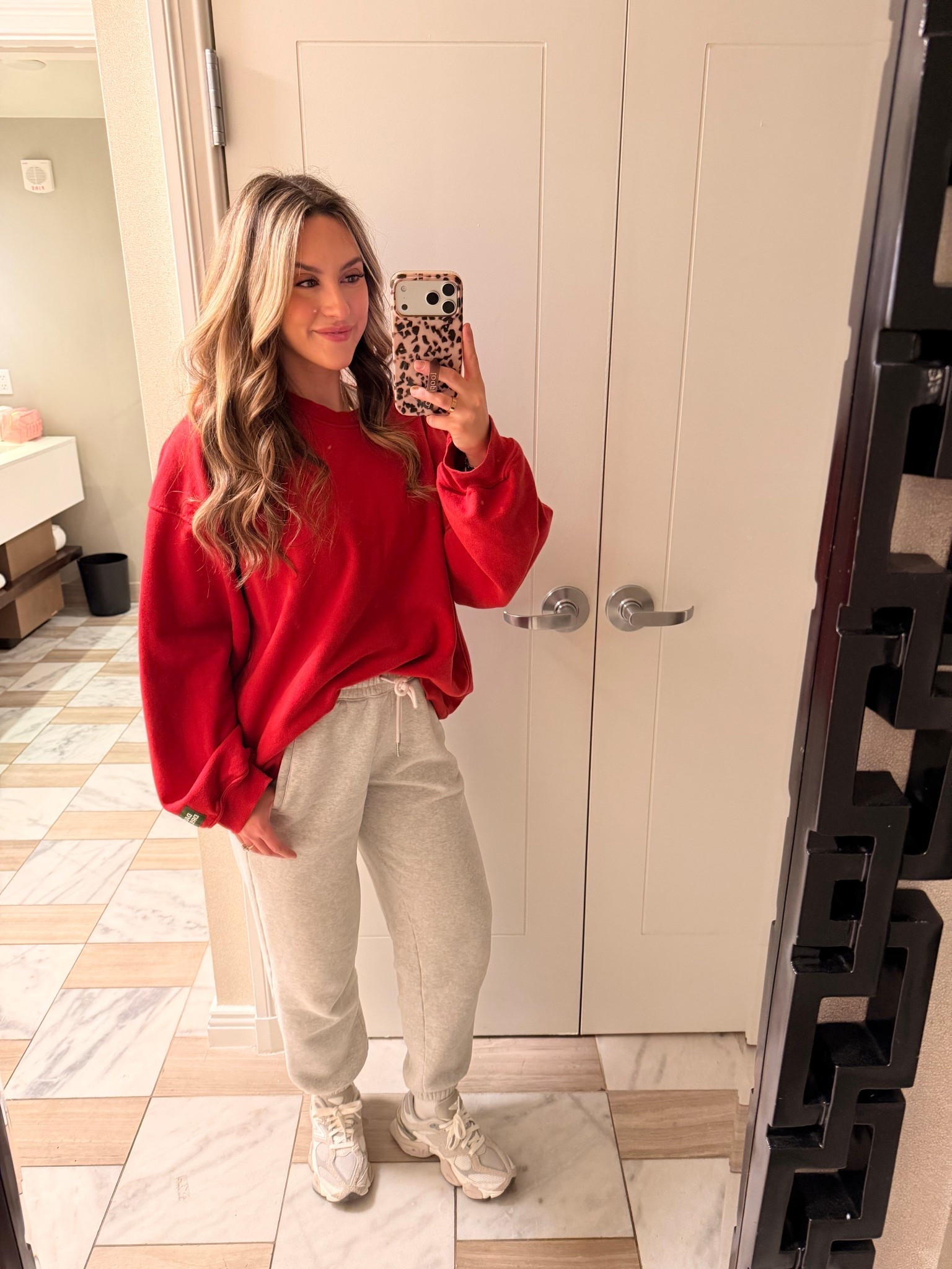 Comfy winter travel outfit to Las Vegas ✈️

Airport outfit | best sweats | Daily Drills | New Balance 9060s | Abercrombie & Fitch | alo socks | 

#LTKootd #LTKSeasonal #LTKTravel