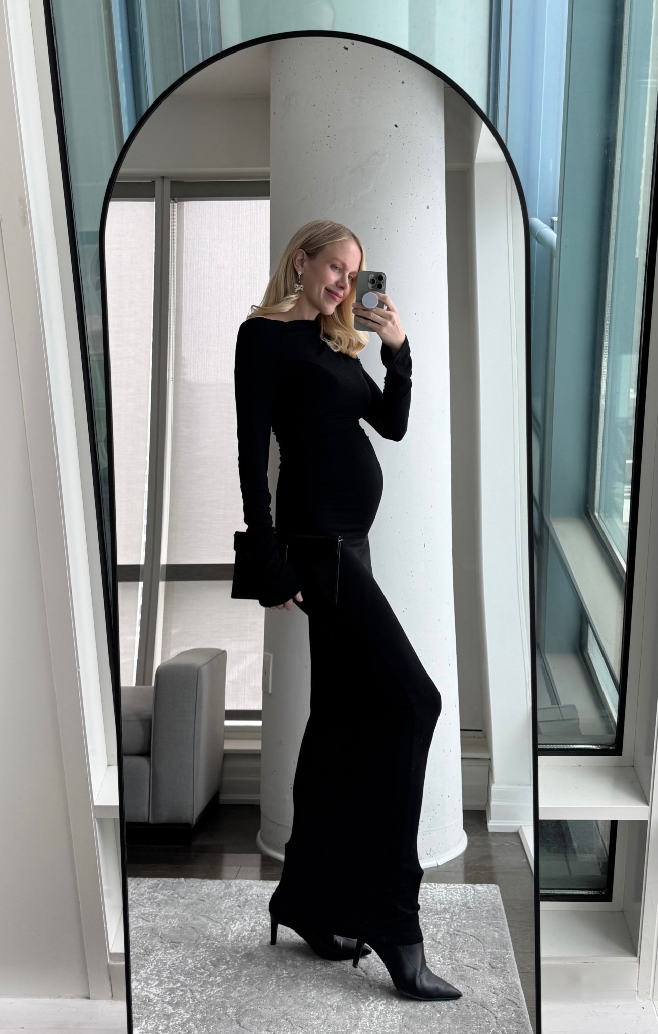 valentines date night maternity dress 🖤

#LTKdatenight #LTKmaternity #LTKwinter