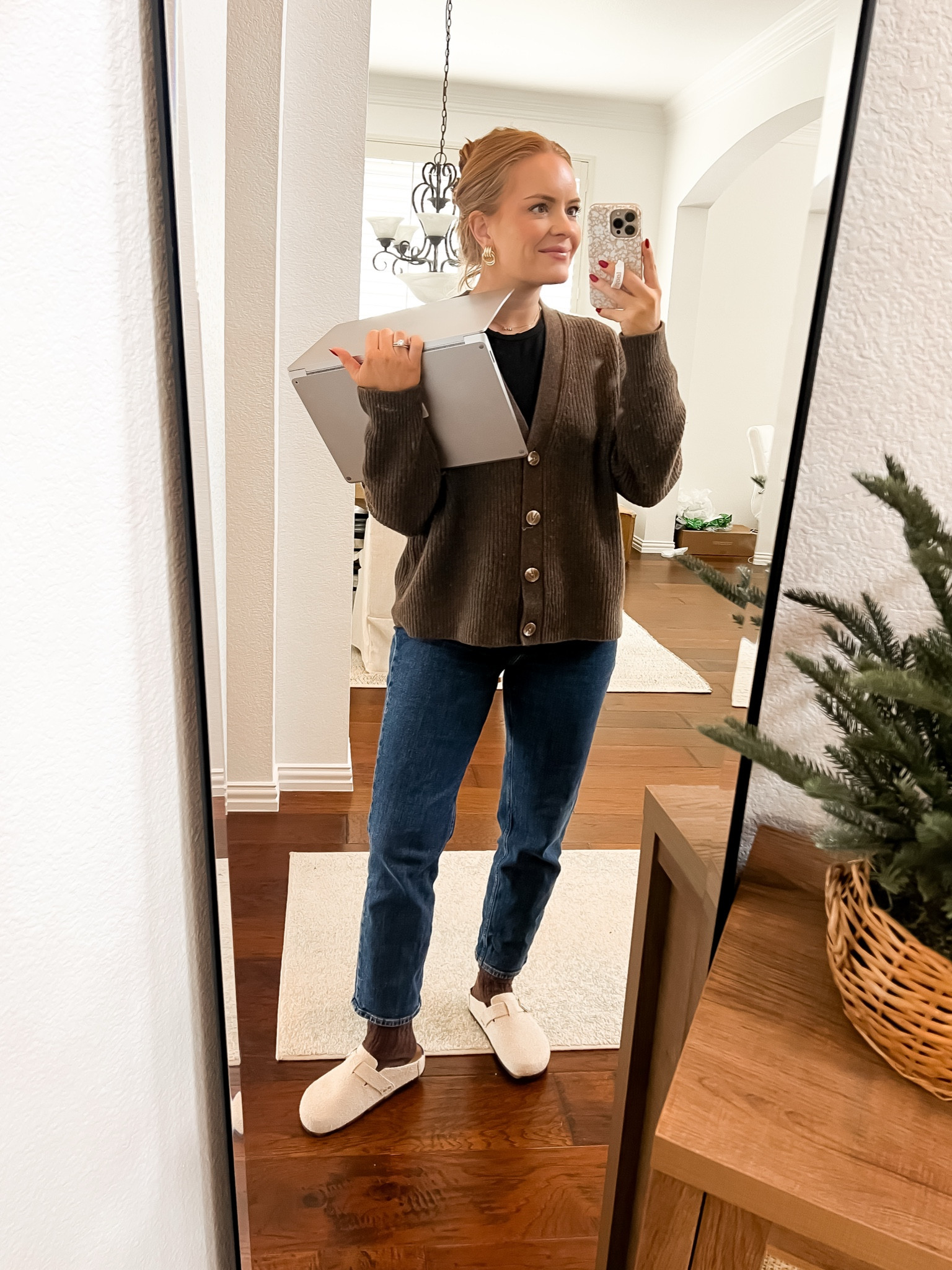 Work from home winter wear❄️☁️

#LTKWorkwear #LTKSeasonal #LTKHoliday