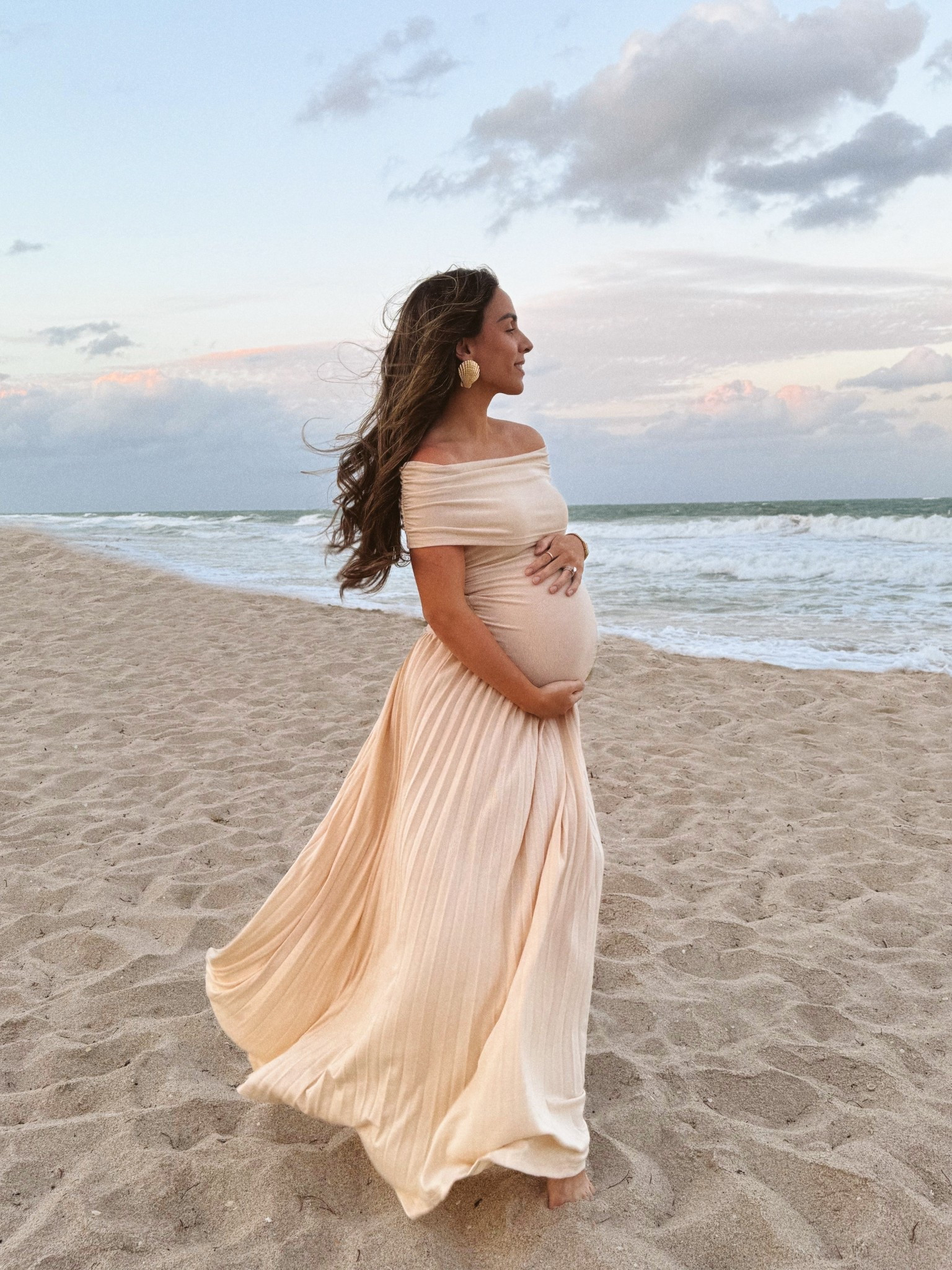 Size x-small in dress, works great for maternity photos because it’s bump friendly and flattering! 

#LTKFindsUnder100 #LTKPetite #LTKBump