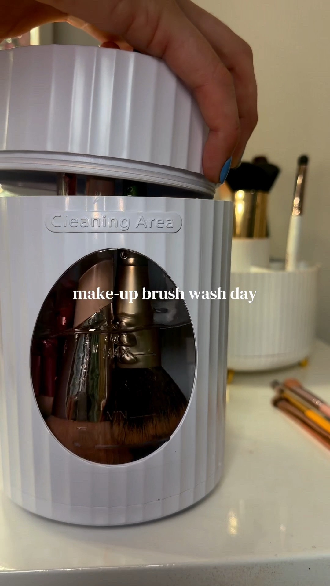 There’s nothing more satisfying than clean brushes, but the effort? No thanks. 🧼✨ 

Let’s be honest, brush washing day is usually a chore. But pairing the @EcoTools Deep Clean Shampoo with an automatic cleaner is an absolute game-changer. My brushes have never felt softer or cleaner!

Treat your skin and wash those brushes this week! 🧴

#EcoTools #MakeupHacks #BrushCleaning #SkincareFirst #BeautyCommunity