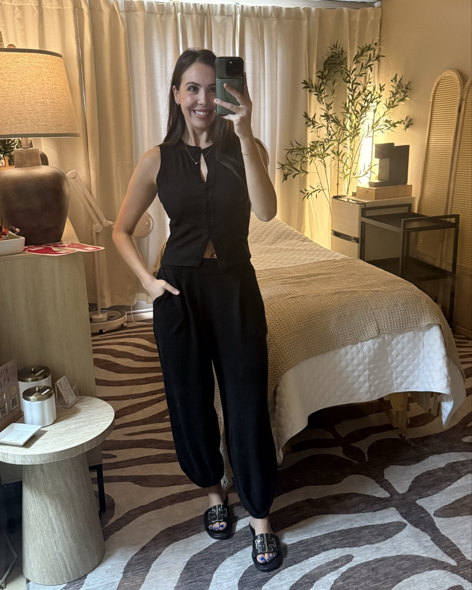 The cutest top that you can button however you’d like. Buttons all the way to the top and bottom!

Top: medium
Bottoms: large