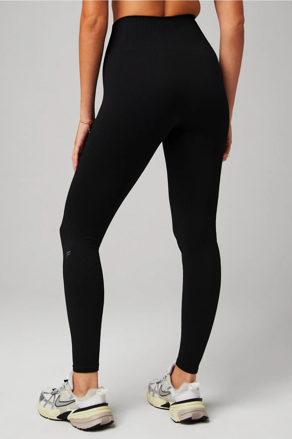 Seamless High-Waisted Linework Legging | Fabletics - North America