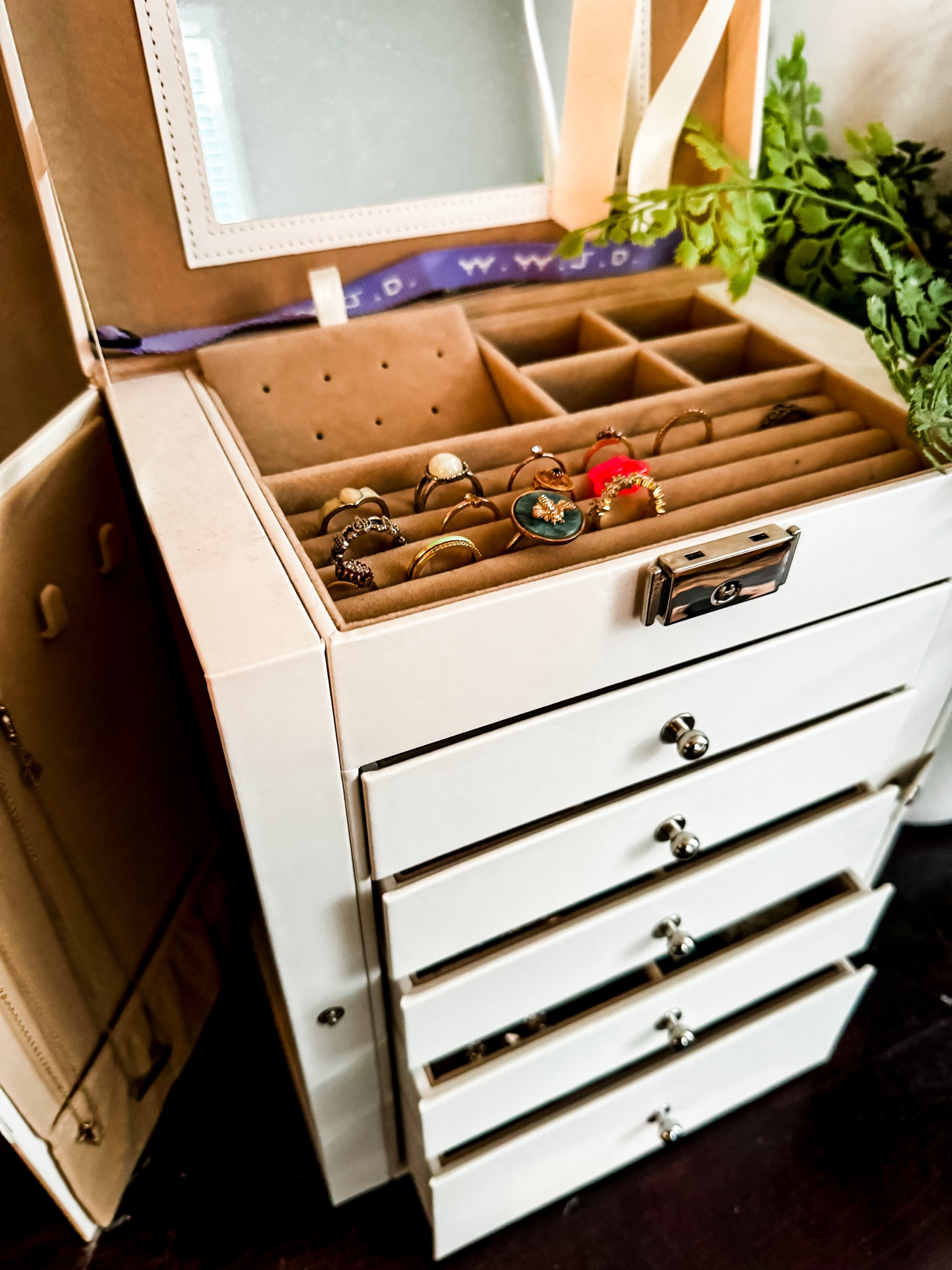 This jewelry box is the perfect size and holds SO MUCH!! and it has hanging space for necklaces on each side!💍

#LTKMostLoved #LTKhome