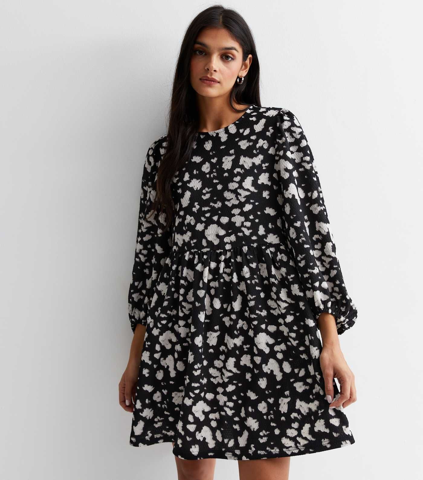 Black Abstract Print Jersey Mini Smock Dress | New Look | New Look (UK)