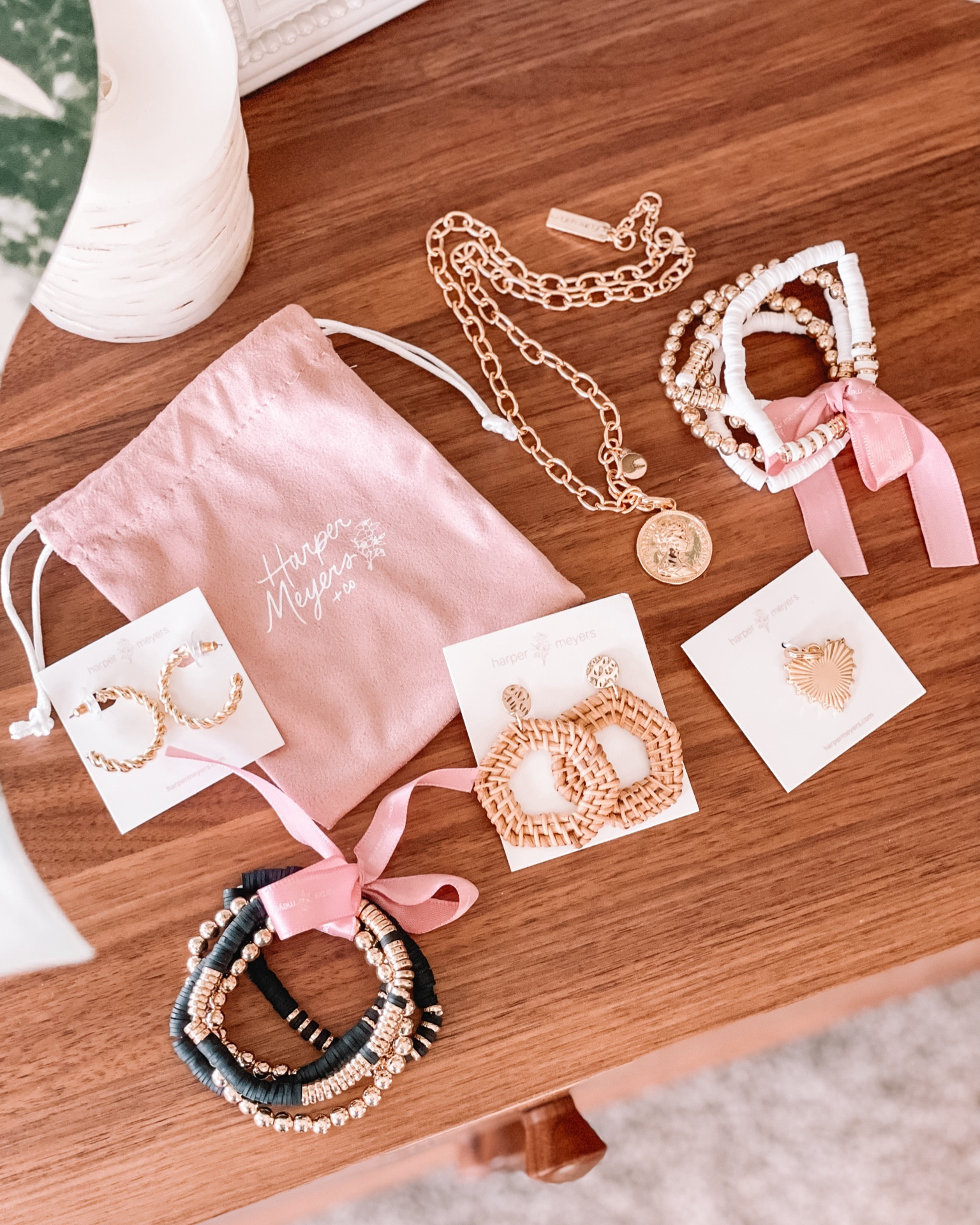 Gold jewelry for every casual outfits. Love these pieces so much. The gold hoop & charm necklace are going to be worn on repeat.

Harper Meyers 
Gifts for her
Gifts for mom
Stocking stuffers 
Gift guides 
Gift guide 


#LTKGiftGuide #LTKFindsUnder50 #LTKHoliday