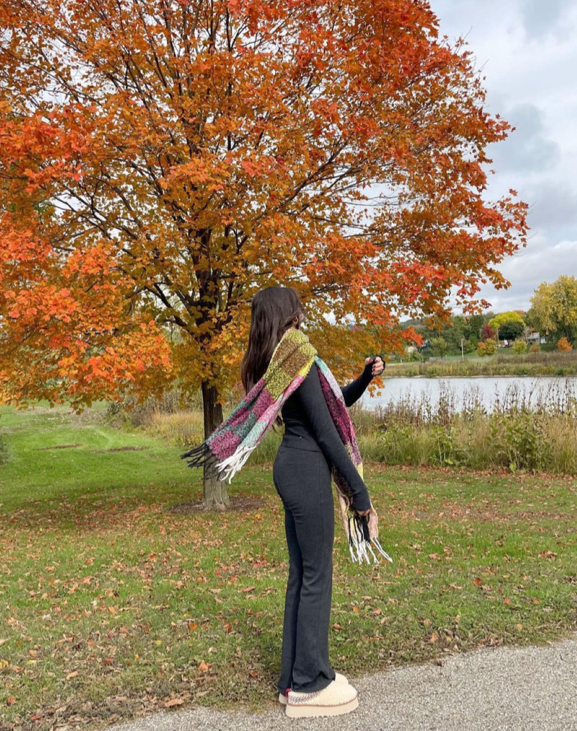 Scarf, blanket scarf, matching set, ugg slippers, Uggs, fall outfit

#LTKshoecrush #LTKstyletip #LTKSeasonal