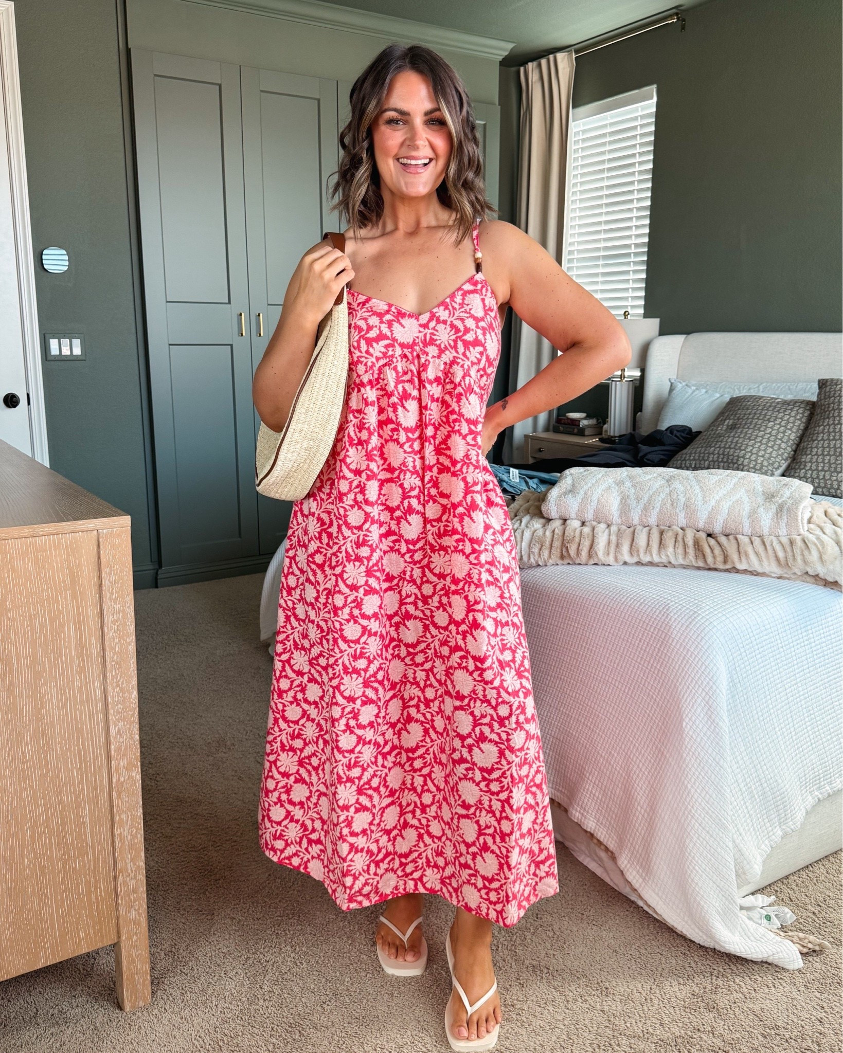 Old Navy Dresses under $25
Floral, medium 
Blue with pattern, large
Black & olive, medium
Green floral, large
Blue gauze, medium
Sandals, true size 10

Under $25, size 12, midsize, mom style, summer outfits, summer dress

#LTKSeasonal #LTKootd #LTKMidsize