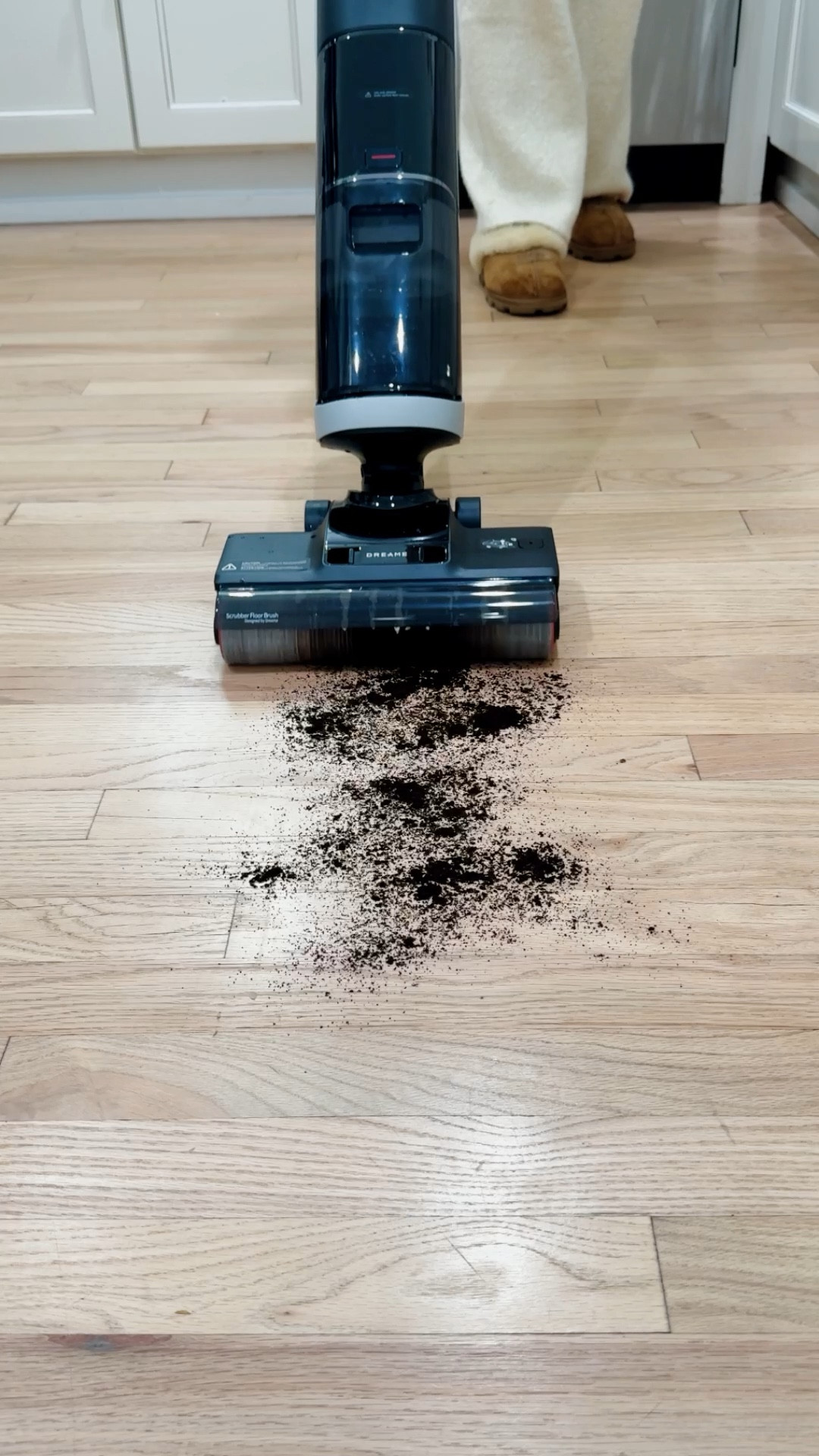 I don’t know how I lived without the Dreame H14 all-in-one vacuum and mop! 🙌🏼 This thing handles everything—spills, crumbs, pet hair—you name it, it’s got it covered! It’s been a total game-changer in keeping my floors spotless, even with two little ones and a pet running around. 🥳 

 #cleaninghacks #momlife #cleanhome


#LTKVideo #LTKSaleAlert #LTKHome