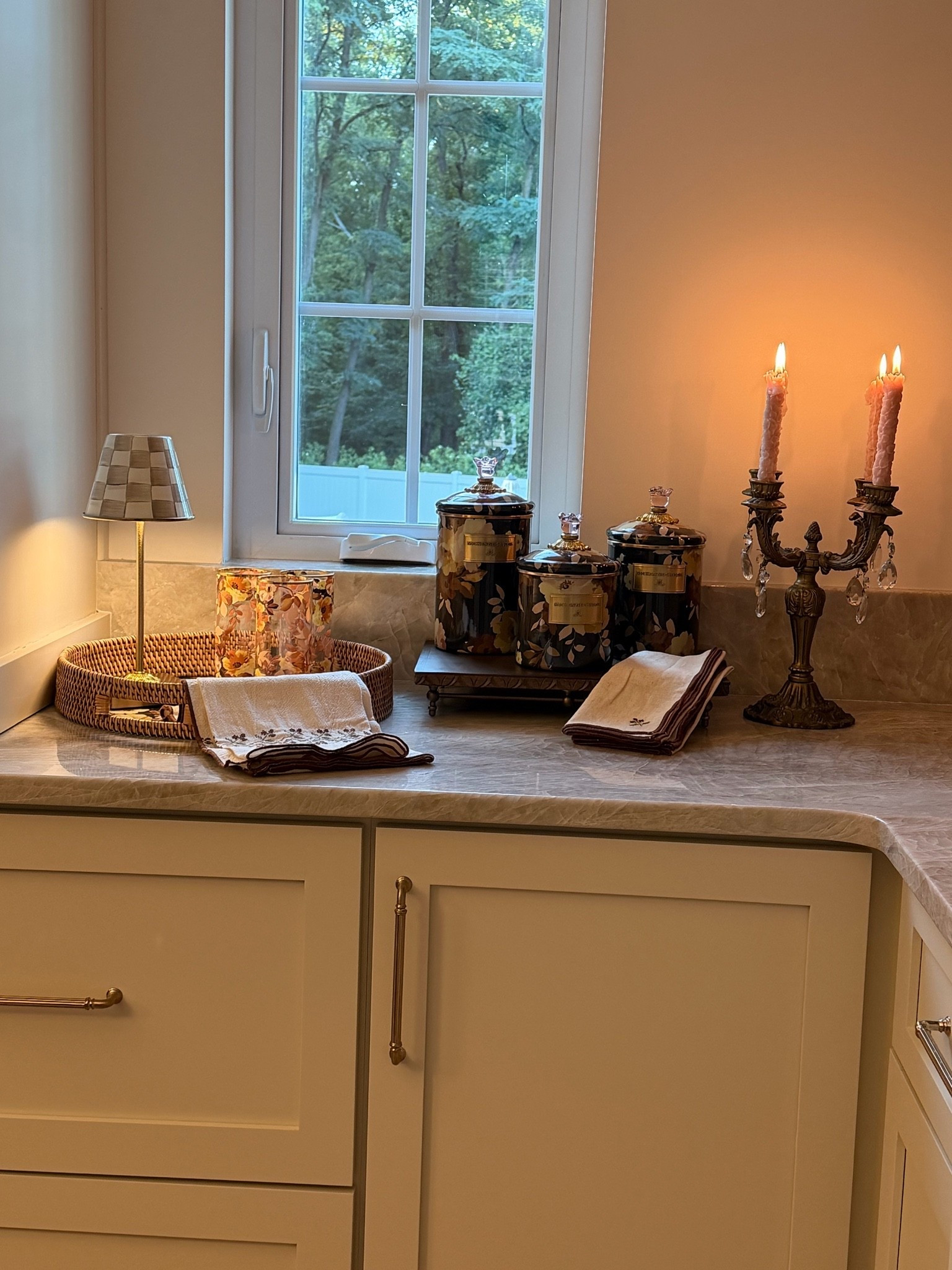 Cozy corner in my kitchen 🤎🖤🤎

#LTKHome #LTKSaleAlert