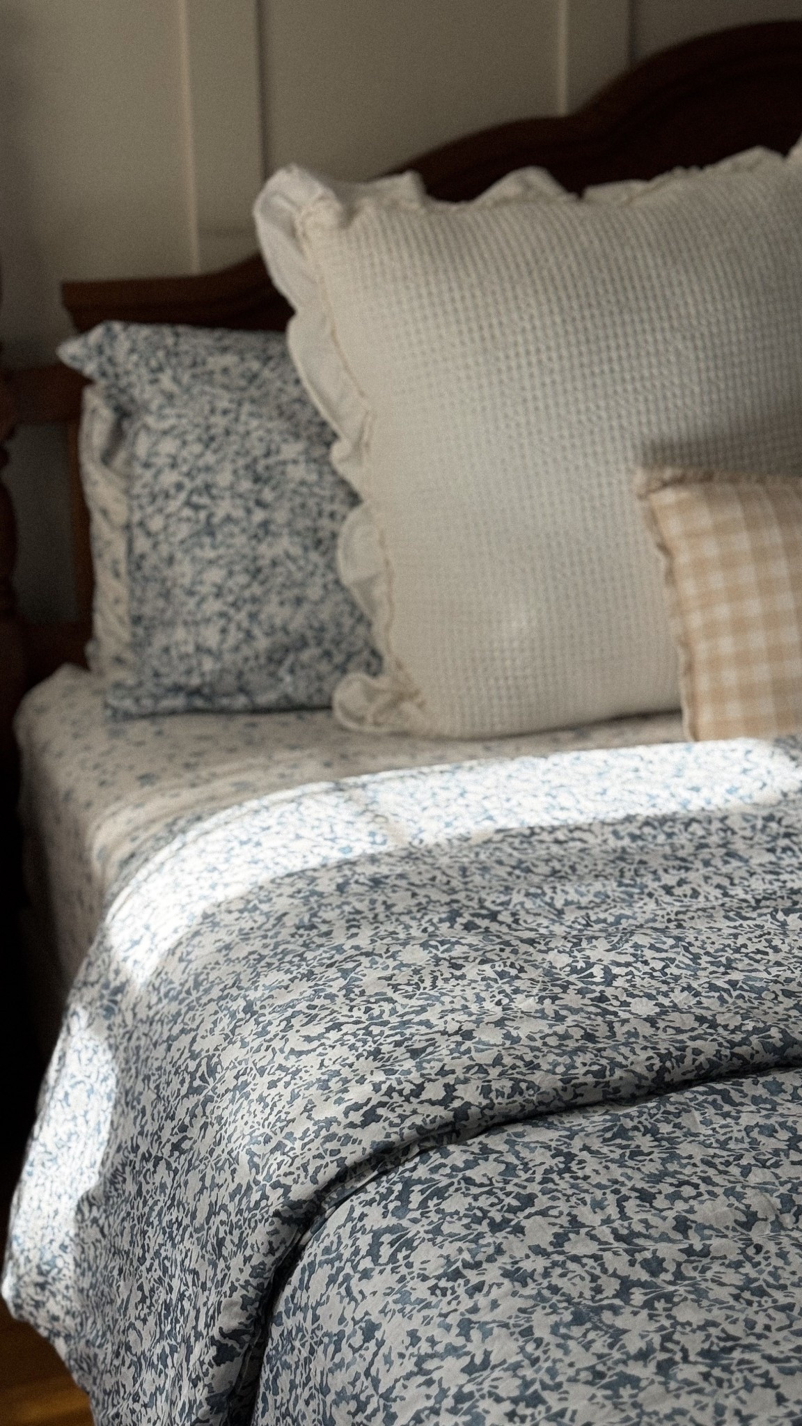 Favorite organic bedding is on sale! #bollandbranch 

#LTKFindsUnder100 #LTKFindsUnder50 #LTKStyleTip