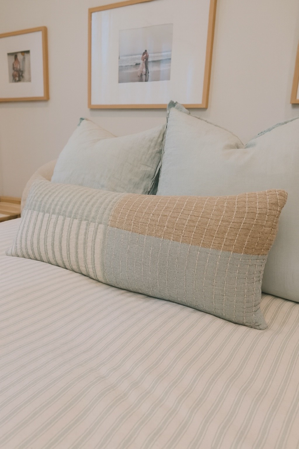 Cozy textures + beachy tones = bedroom bliss 🌊
Linked my Arhaus bed frame, Parachute bedding & favorite neutral decor finds — all the details that make mornings feel like vacation.

#LTKhome #CoastalVibes #NeutralBedroom #ArhausHome #BeachyDecor #ShopTheLook


#LTKHome #LTKU #LTKFindsUnder100