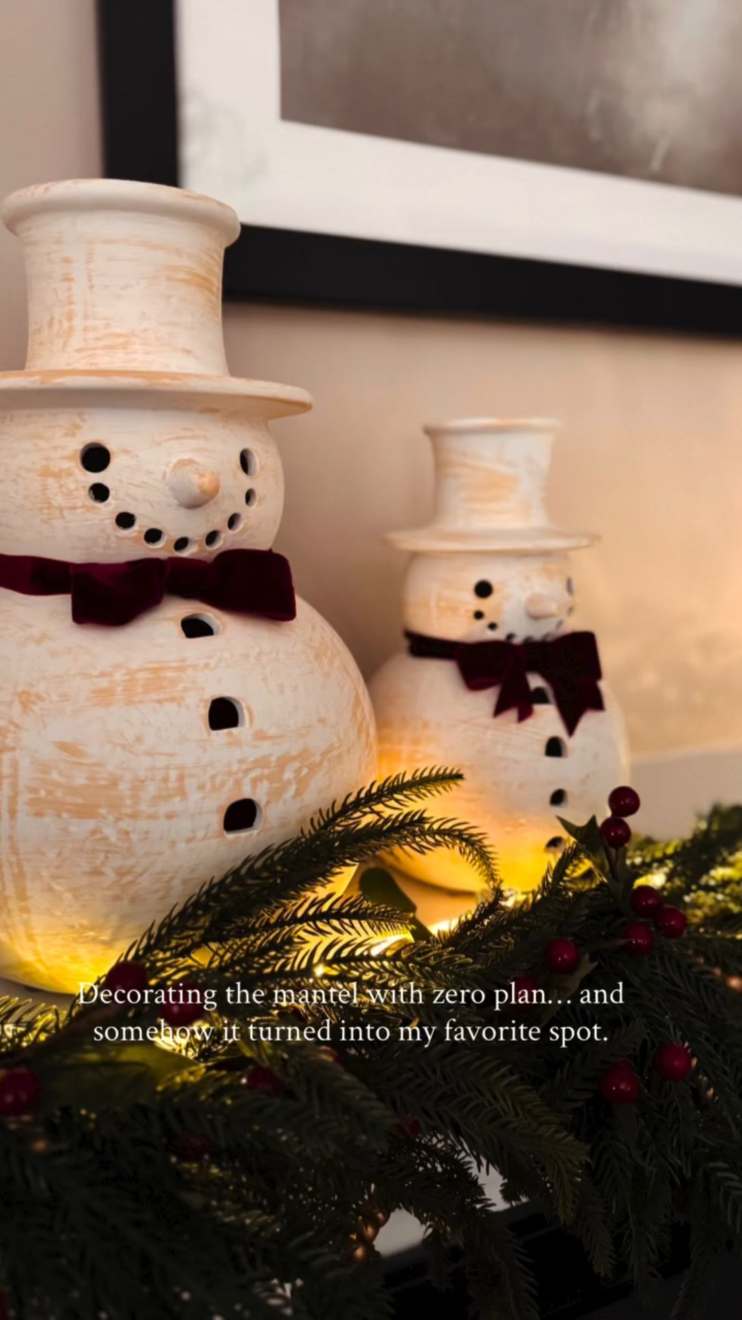 Decorating the mantel with zero plan… and somehow it turned into my favorite spot. 

#cozyhome #christmas #holidayhome