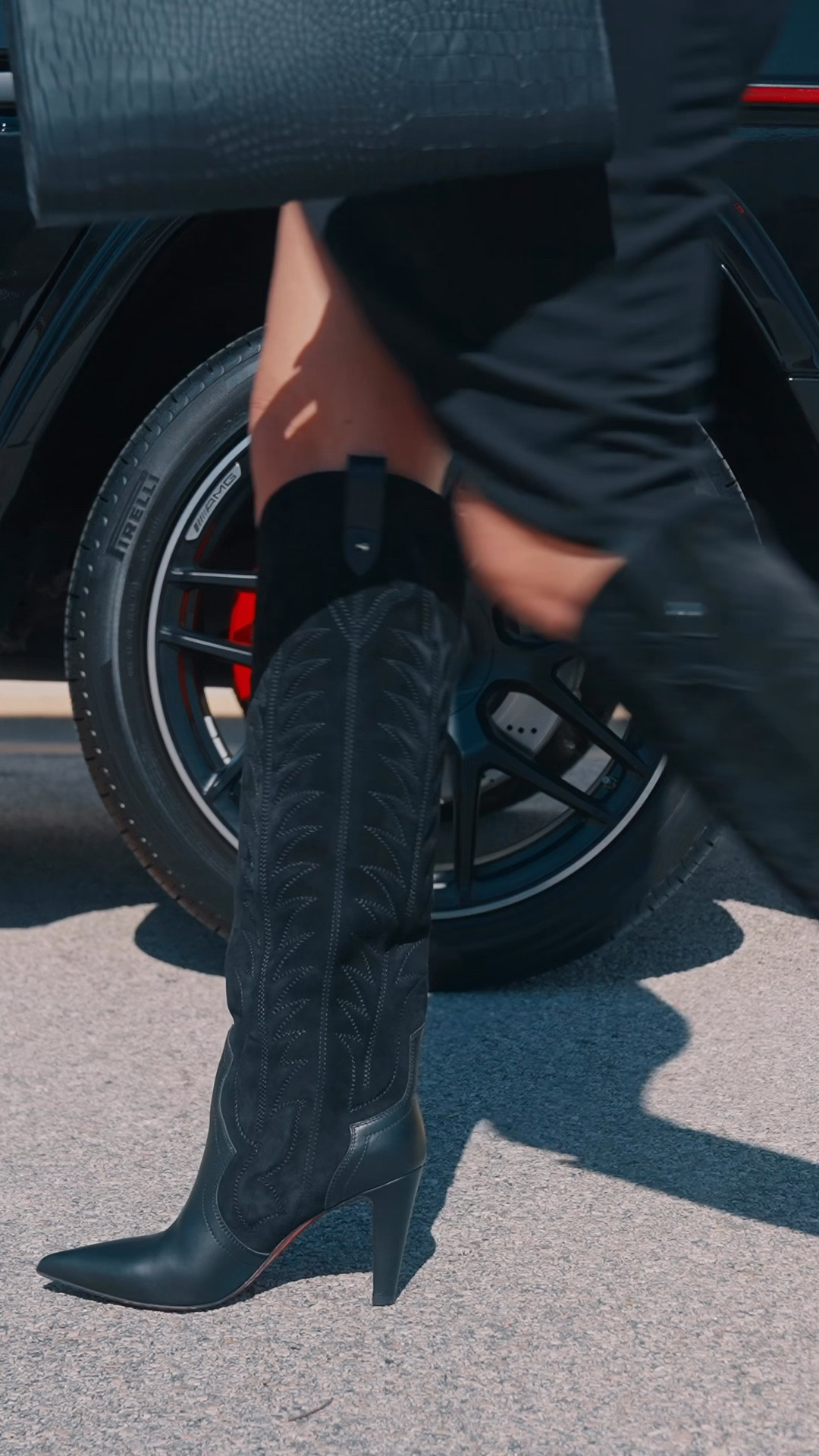 My little black dress is 30% off and only $63 from $90! Wearing the size 6. 

My gigi New York clutch is 15% off with code DTKAUSTIN15!

Also linked my baublebar paracord initial bracelet and my Rolex submariner!

#LTKdayinmylife #LTKSaleAlert
