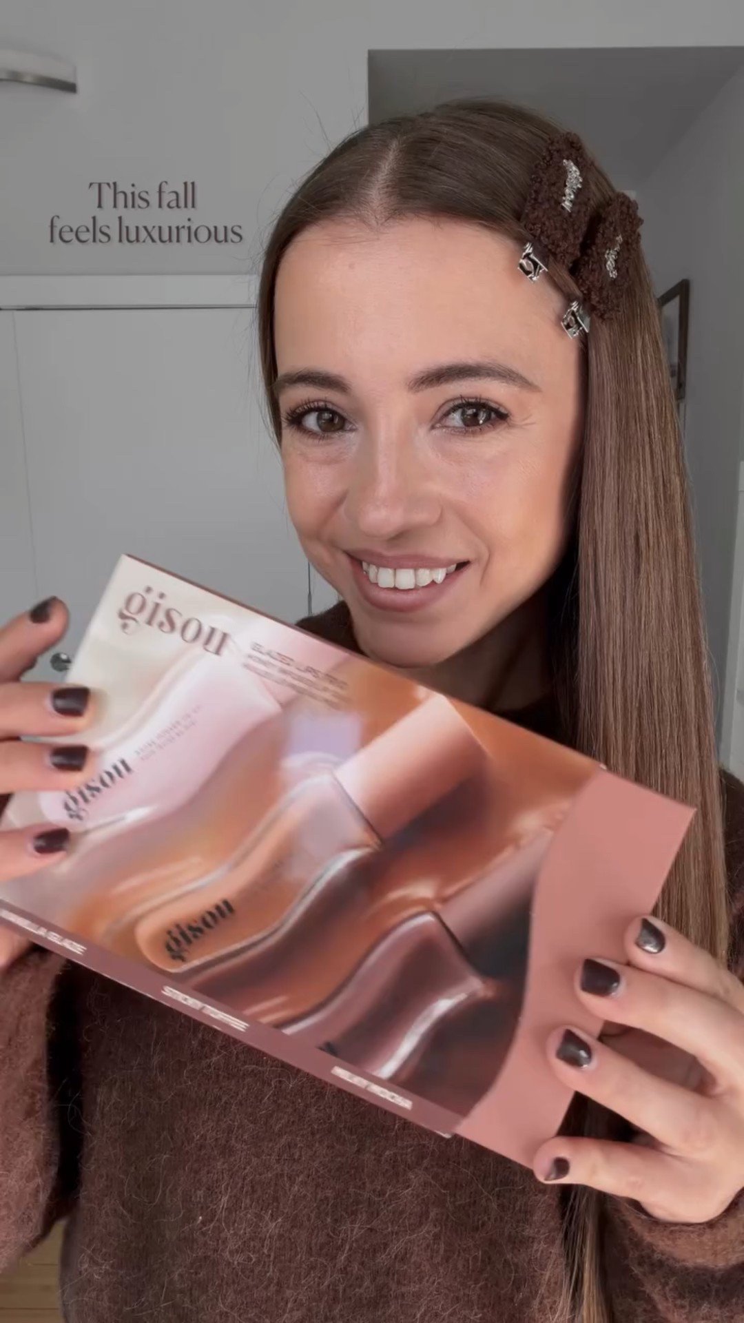 This fall feels luxurious 🍂

When honey meets fall glow 🍯✨
Trying the new Gisou lip oils — the texture, the scent, the packaging… perfection.
I’ve been obsessed with the soft, elegant aesthetic of @gisou — and these limited hair clips complete the look.

#Gisou #GisouGirl #HoneyInfused #FallBeauty #LuxuryUGC #CleanAesthetic #HaileyBieberVibe 
#Gisou #GisouHair #HoneyInfused #GisouGirl #FallAesthetic #LuxuryBeauty #CleanGirlAesthetic #SoftLuxury #BeautyCreator #UGCcreator #HaileyBieberMakeup #GisouPartner #BeautyEditorial #ParisianAesthetic #FallMakeupLook #modernelegance