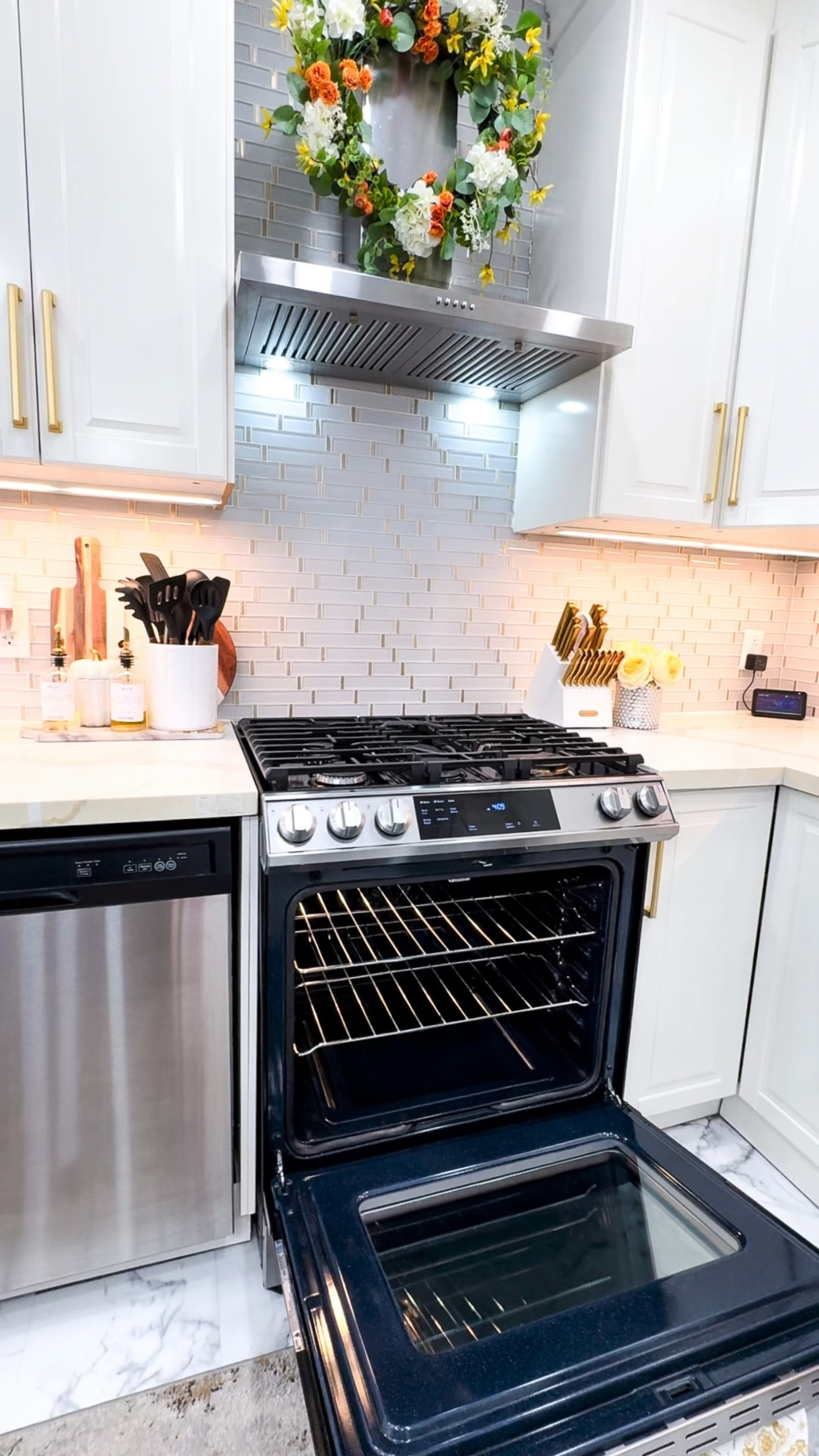 After all the 4th of July cooking and baking, it’s time to give my stove a facelift, loll
Cleaning the oven and stove is honestly one of my least favorite chores because of how tedious it can be but I love that I can use some cleaning products and hacks to make the job less stressful.
Using the Easy Off stove cleaner has been a great help to melt off all the grease and grime and then using some sprinkles of baking soda, dawn soap & vinegar on my stovetop leaves it looking absolutely amazing 💯

Coffee table | Livingroom | Home decor | bedding | bedroom | 

#LTKHome #LTKVideo #LTKItBag