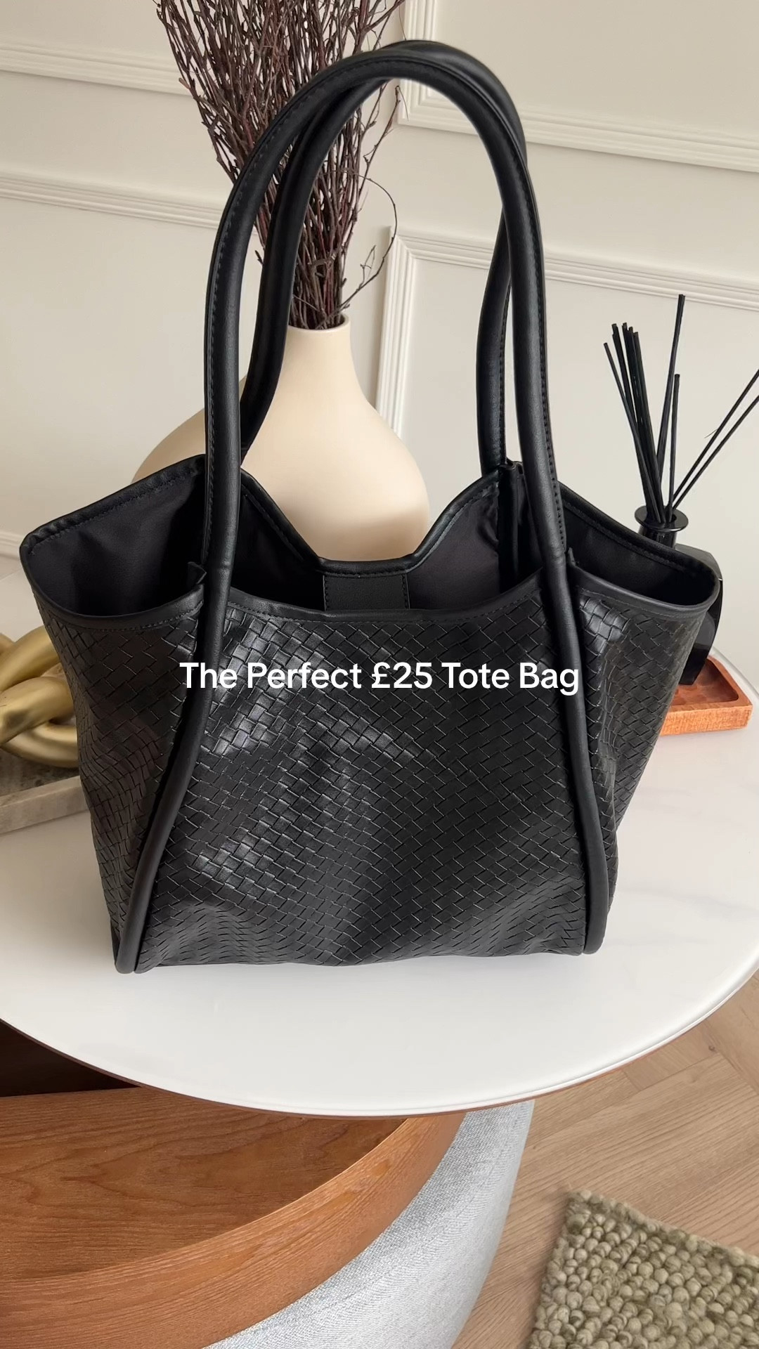 it's giving bottega 😍#LTKGiftGuide

#LTKSeasonal #LTKitbag